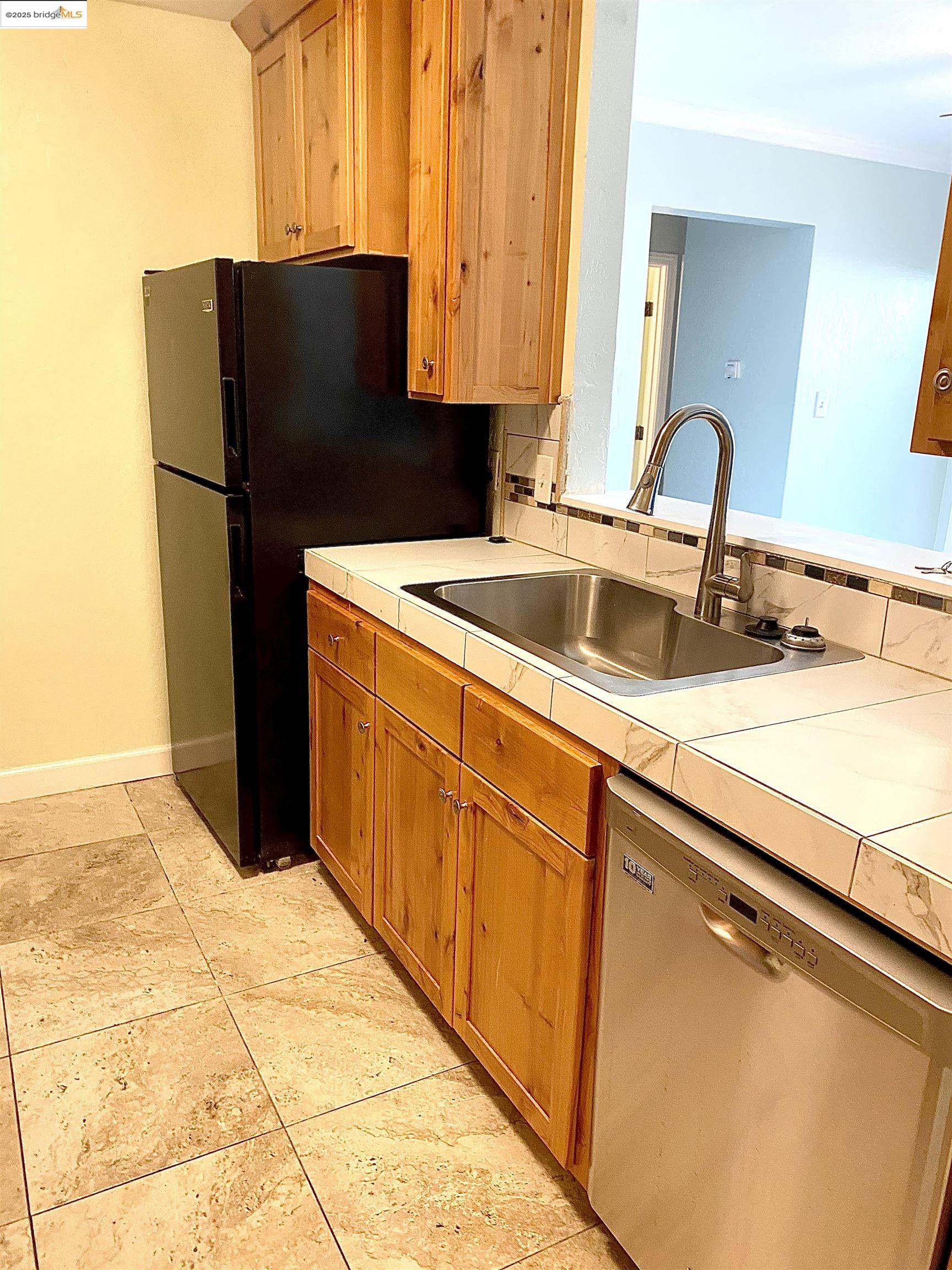 Photo #7: 41100677 Listing: Photo #7