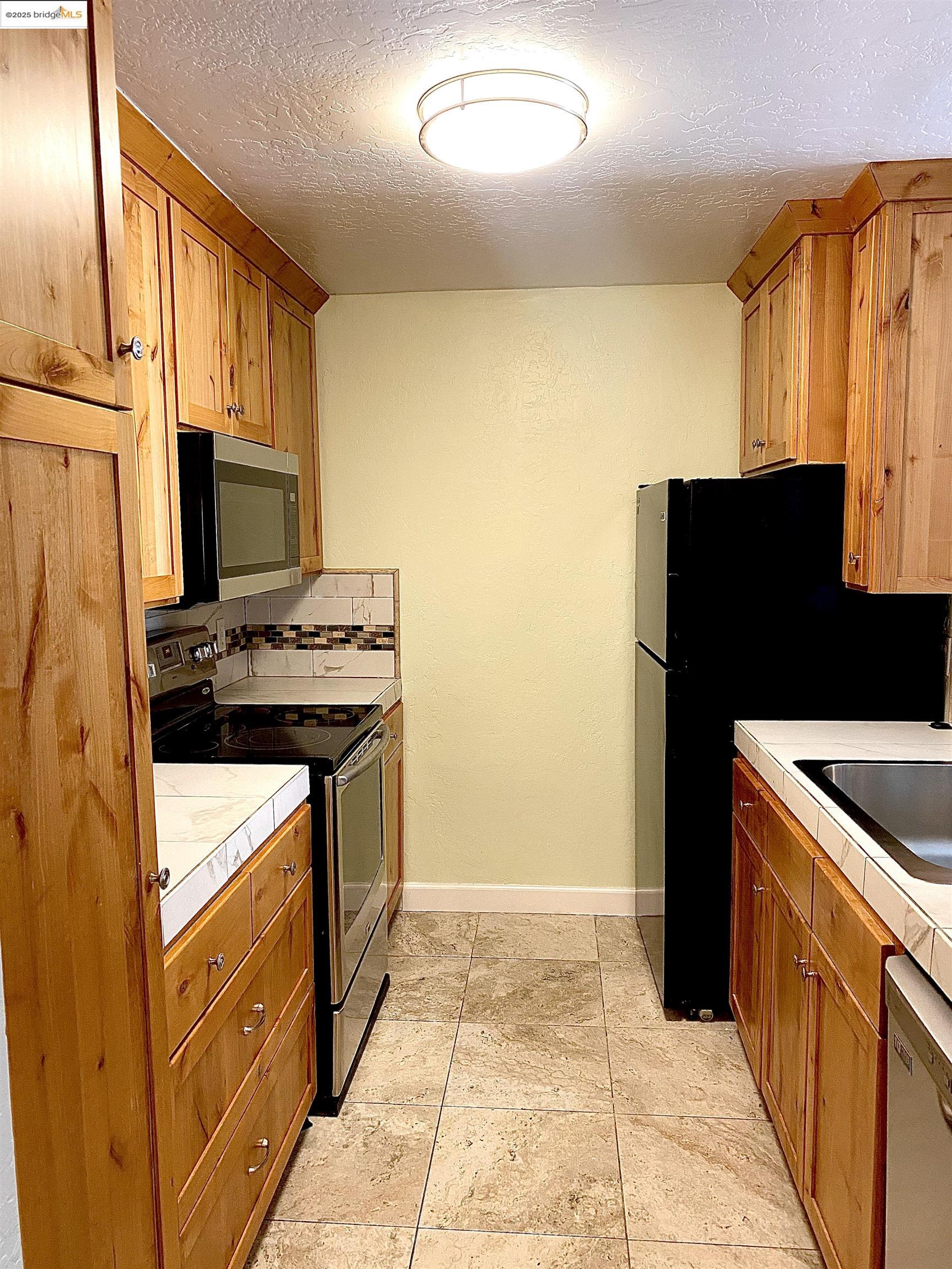 Photo #8: 41100677 Listing: Photo #8