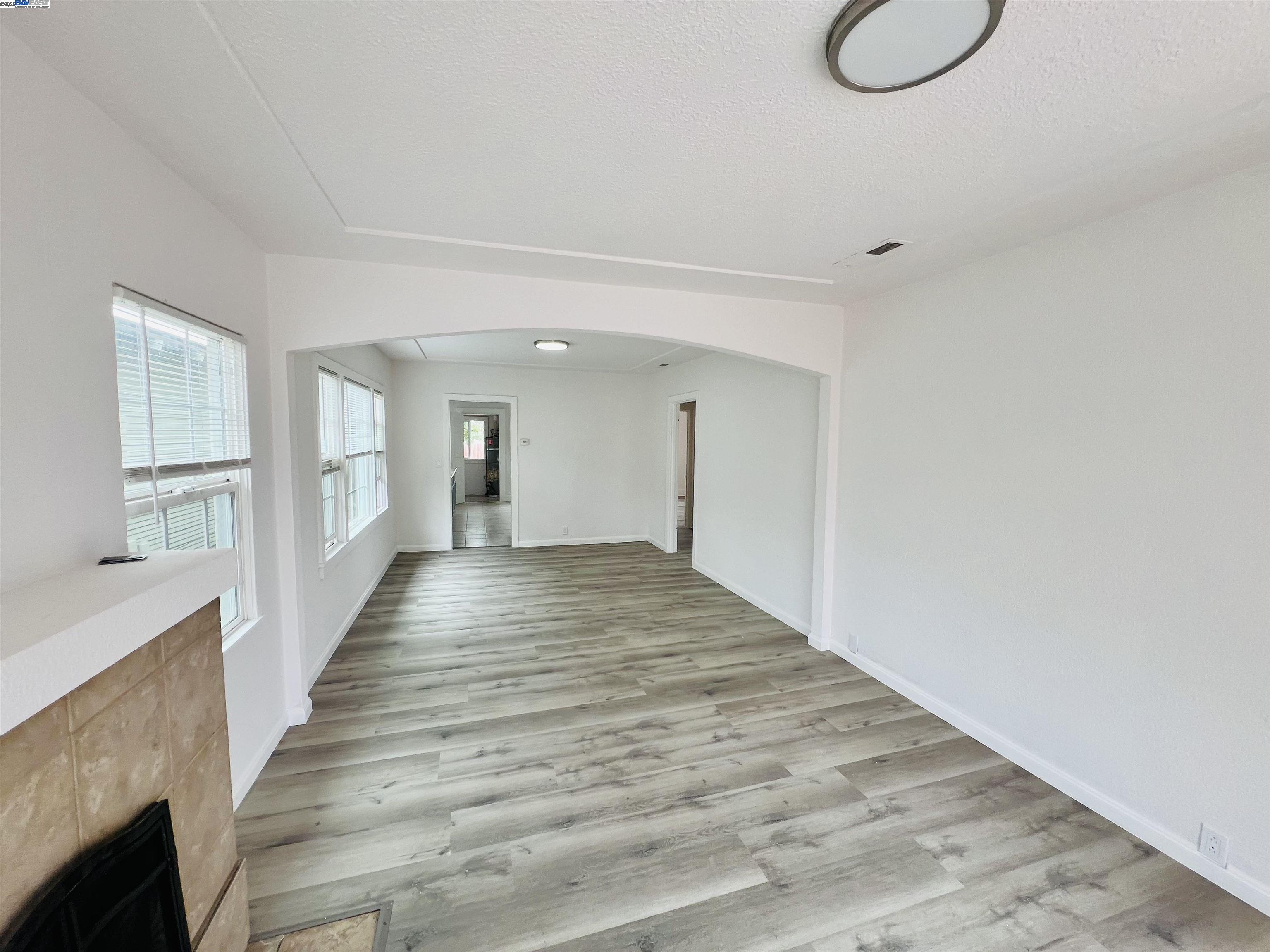 5525 Harvey Ave, Oakland, California 94621, 2 Bedrooms Bedrooms, 5 Rooms Rooms,1 BathroomBathrooms,Residential,For Sale,5525 Harvey Ave,41100680