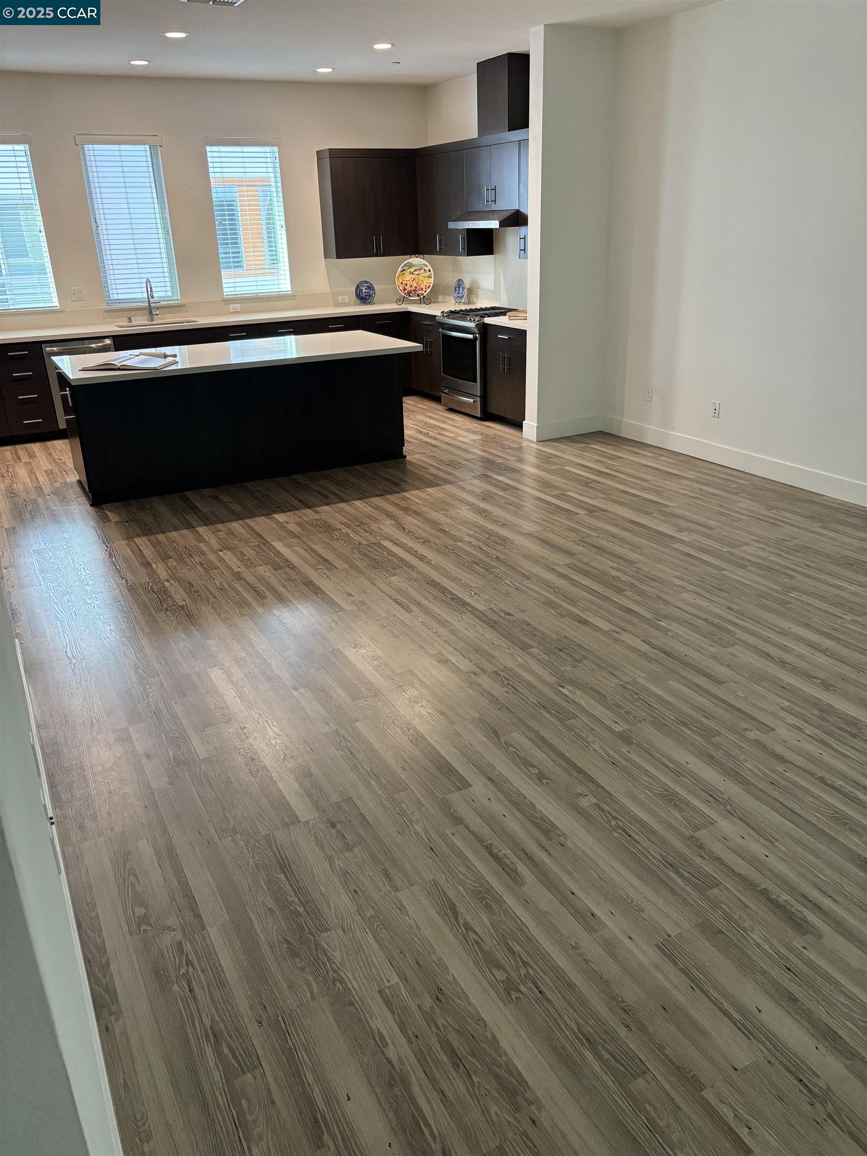 Photo #2: 41100682 Listing 
