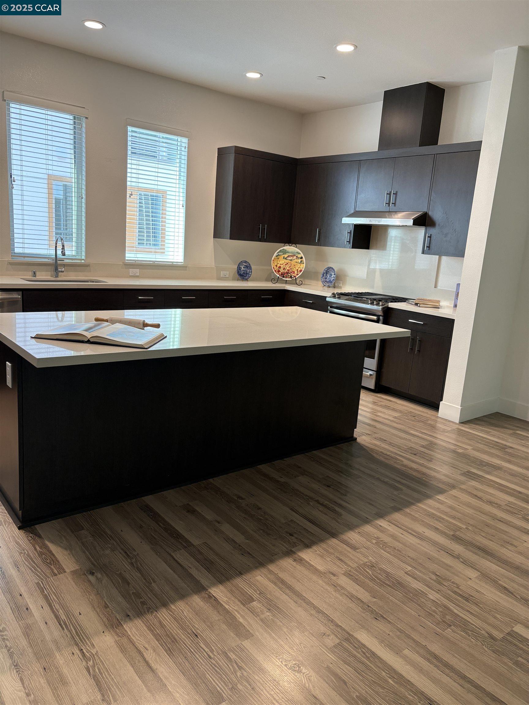 Photo #3: 41100682 Listing 