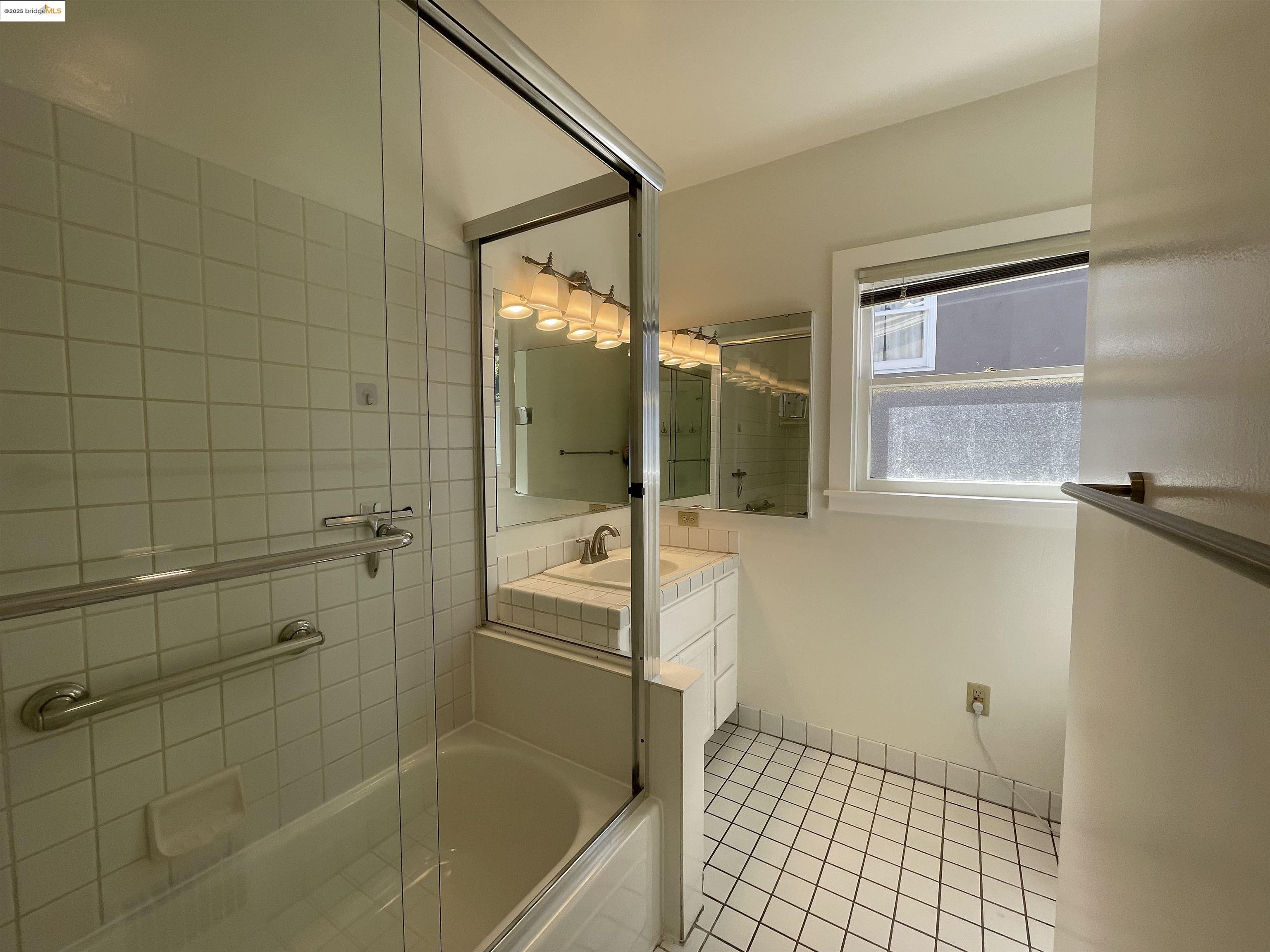 1159 Winsor, Piedmont, California 94610, 5 Bedrooms Bedrooms, 12 Rooms Rooms,2 BathroomsBathrooms,Residential Lease,For Rent,1159 Winsor,41100693