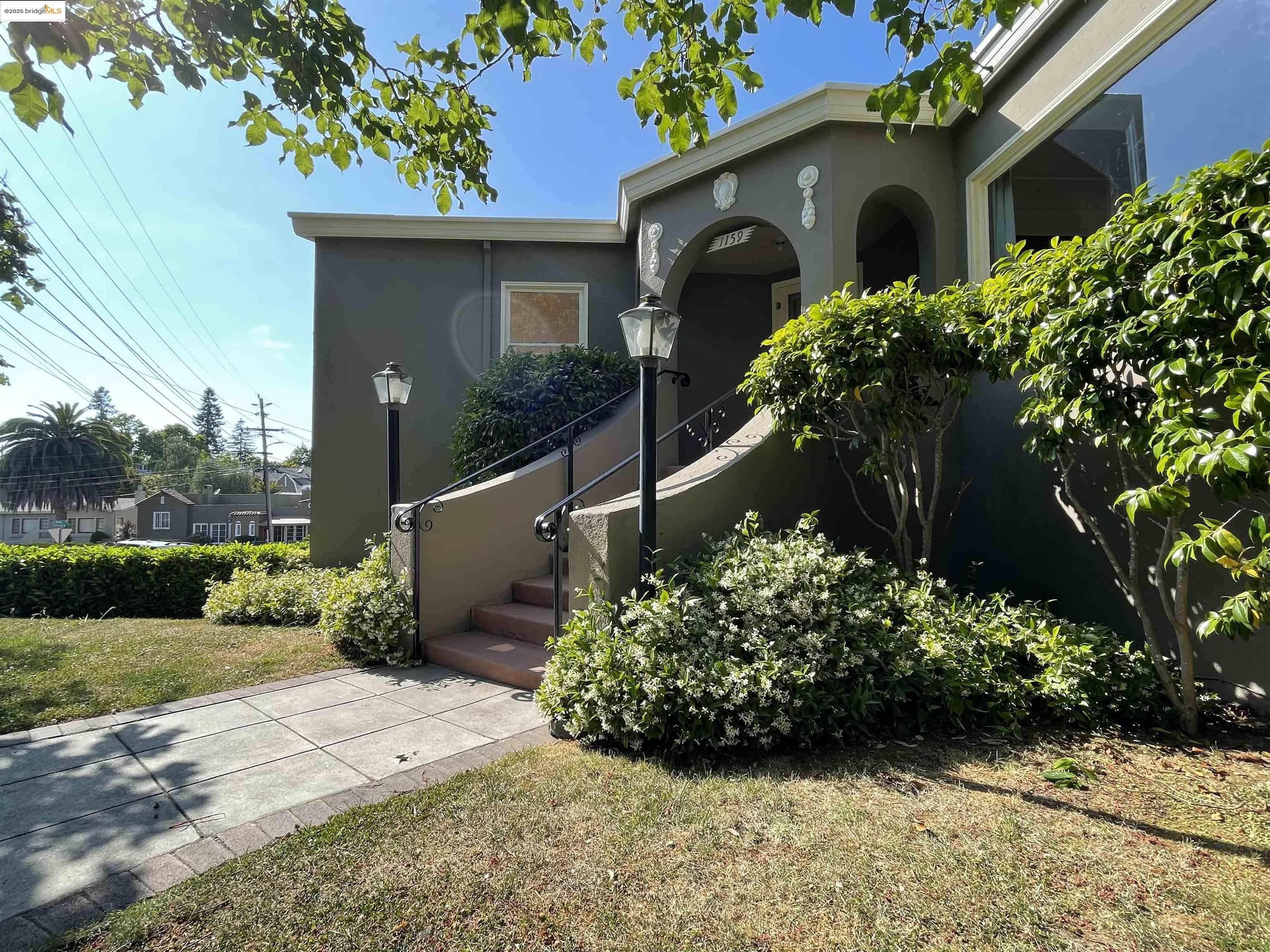 1159 Winsor, Piedmont, California 94610, 5 Bedrooms Bedrooms, 12 Rooms Rooms,2 BathroomsBathrooms,Residential Lease,For Rent,1159 Winsor,41100693