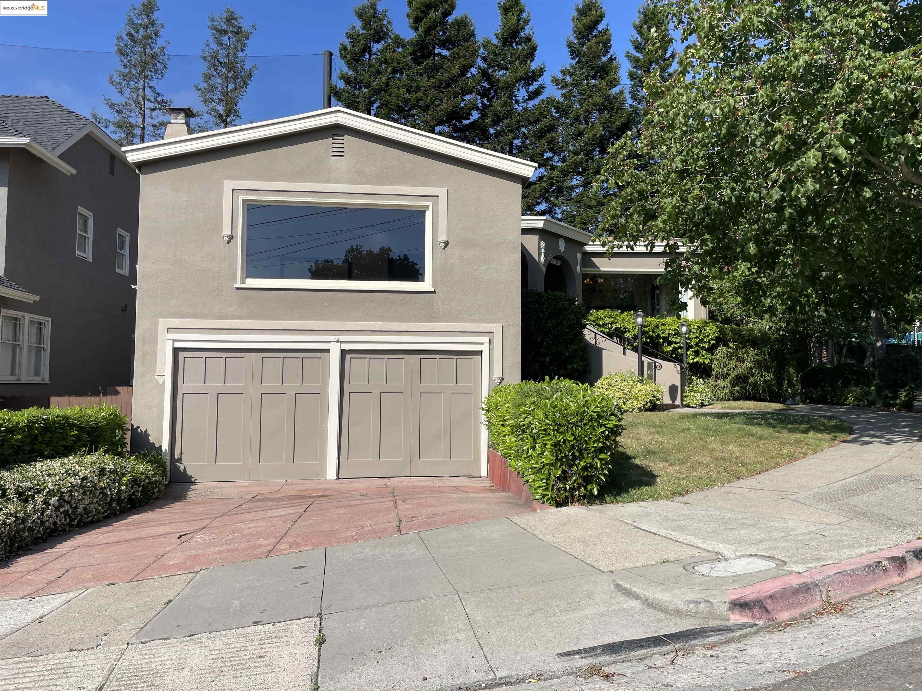 1159 Winsor, Piedmont, California 94610, 5 Bedrooms Bedrooms, 12 Rooms Rooms,2 BathroomsBathrooms,Residential Lease,For Rent,1159 Winsor,41100693