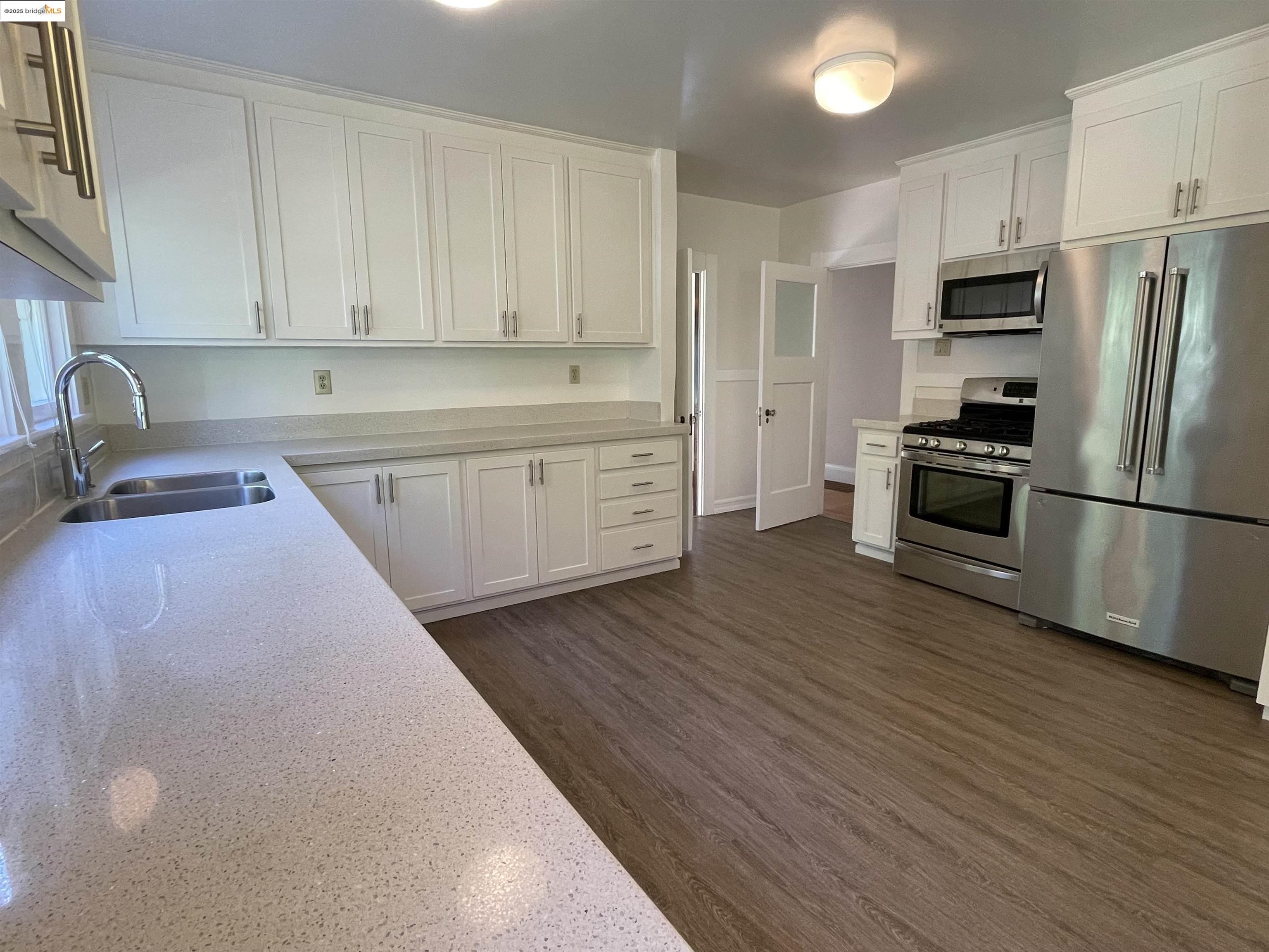 1159 Winsor, Piedmont, California 94610, 5 Bedrooms Bedrooms, 12 Rooms Rooms,2 BathroomsBathrooms,Residential Lease,For Rent,1159 Winsor,41100693