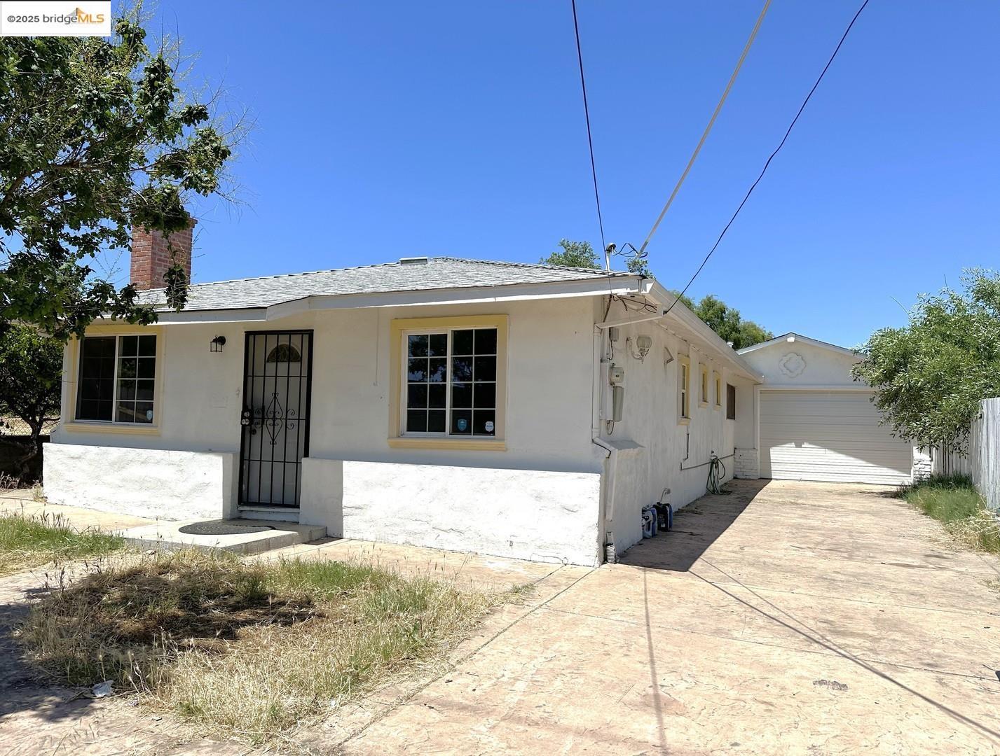 Detail Gallery Image 1 of 19 For 2233 Edison Ave, Sacramento,  CA 95821 - 3 Beds | 2 Baths