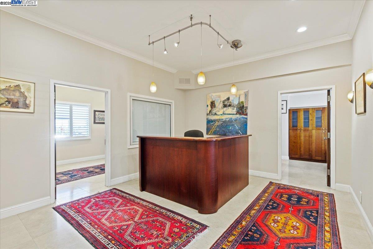 Detail Gallery Image 5 of 19 For 212 9th St, Oakland,  CA 94607 - – Beds | – Baths