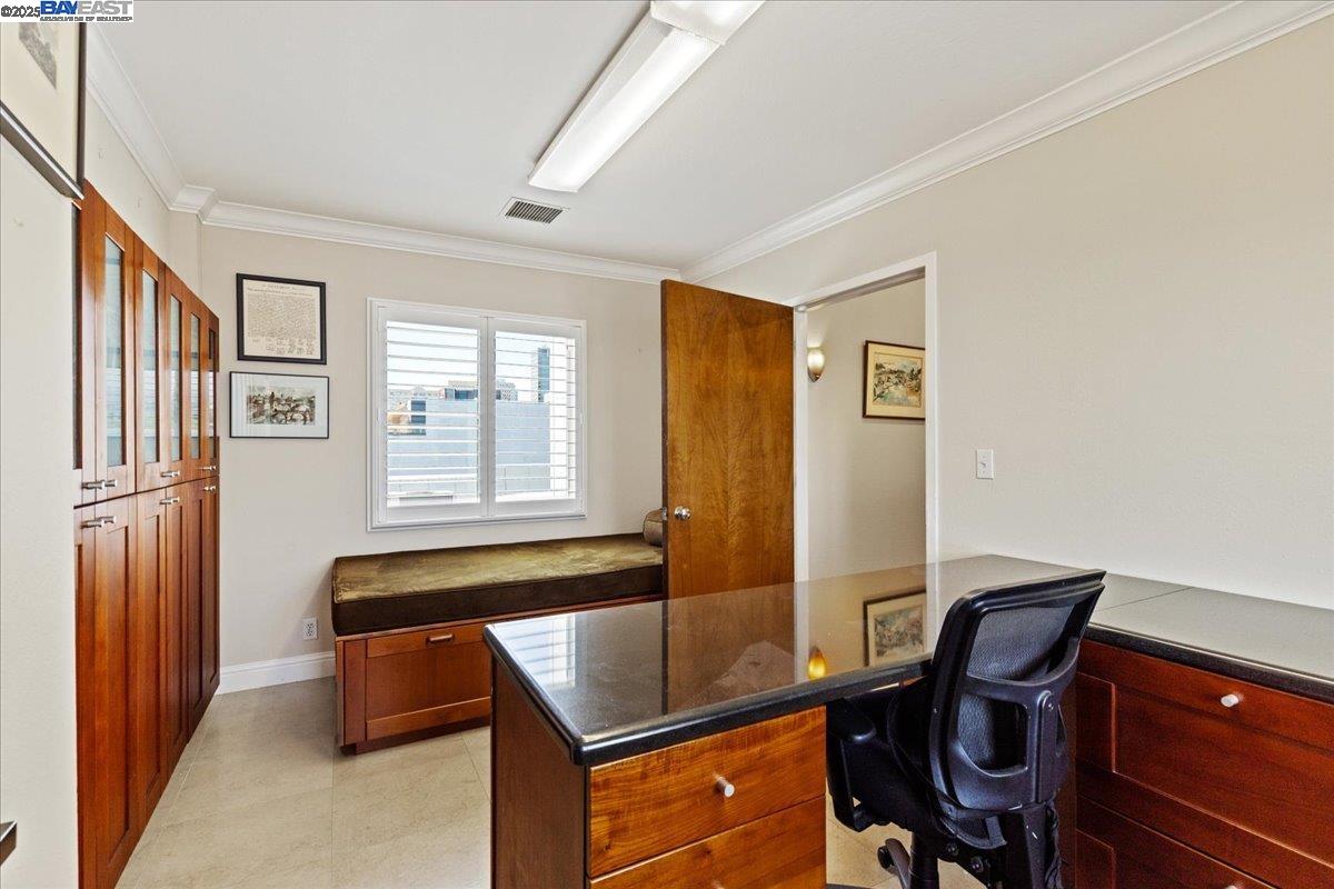 Detail Gallery Image 8 of 19 For 212 9th St, Oakland,  CA 94607 - – Beds | – Baths