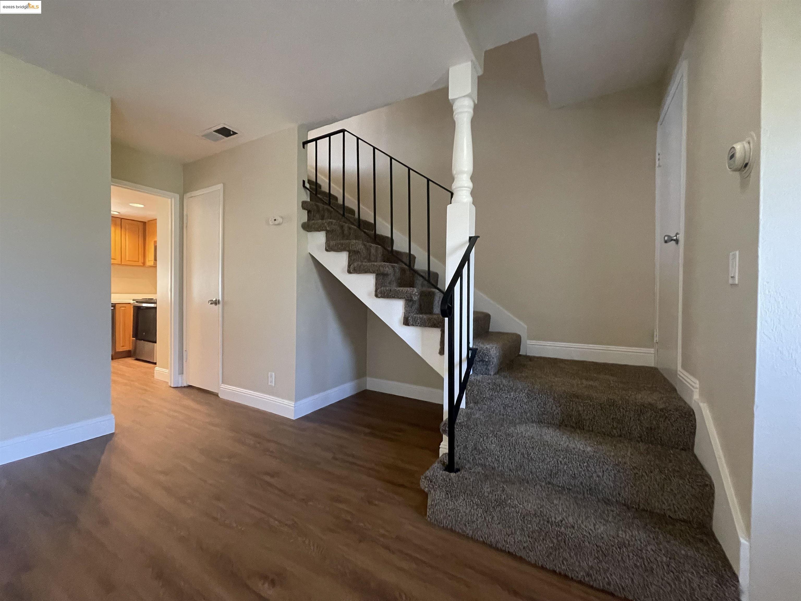 Detail Gallery Image 13 of 28 For 35 Fountainhead Ct, Martinez,  CA 94553 - 3 Beds | 1/1 Baths