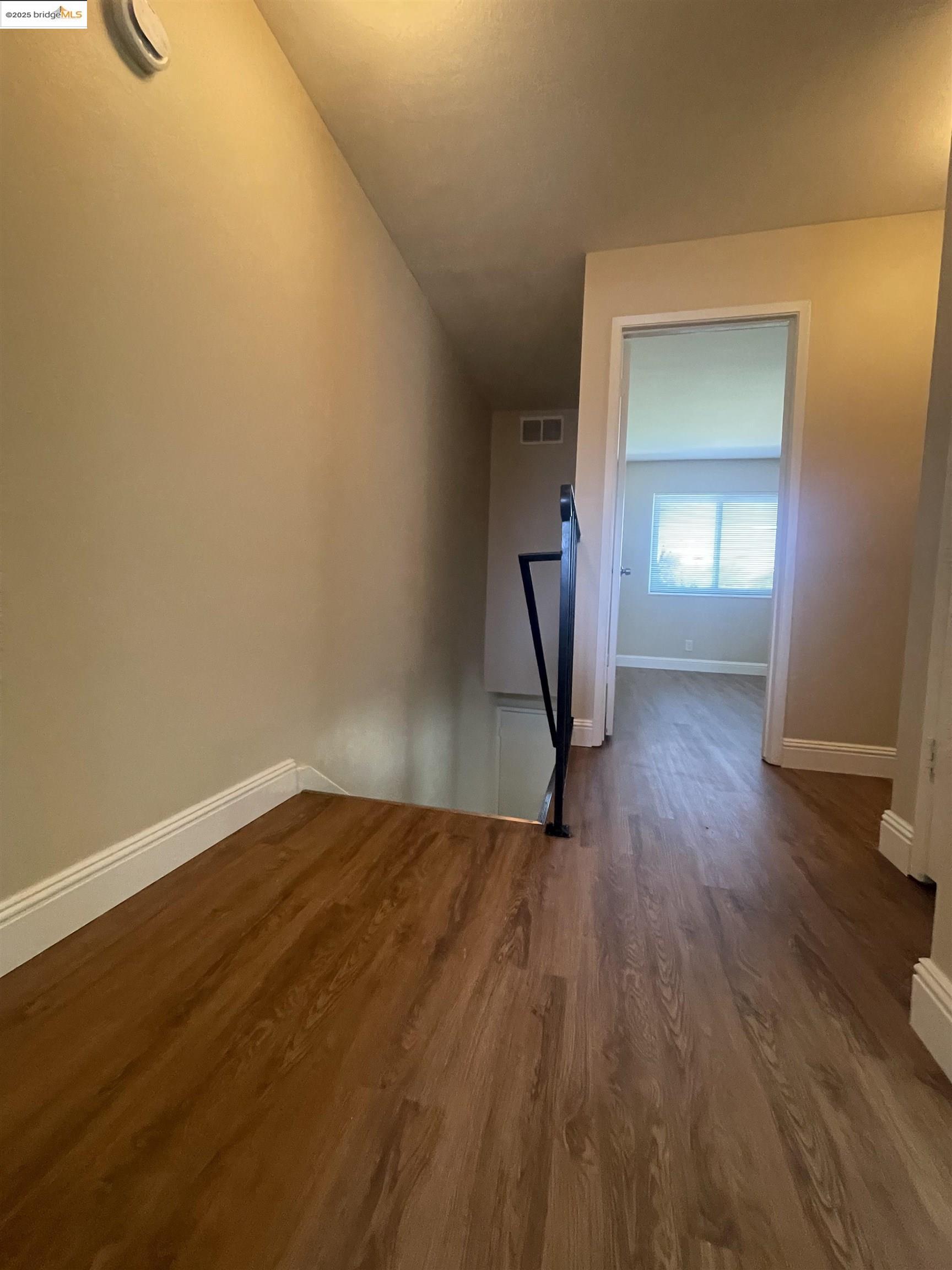 Detail Gallery Image 15 of 28 For 35 Fountainhead Ct, Martinez,  CA 94553 - 3 Beds | 1/1 Baths