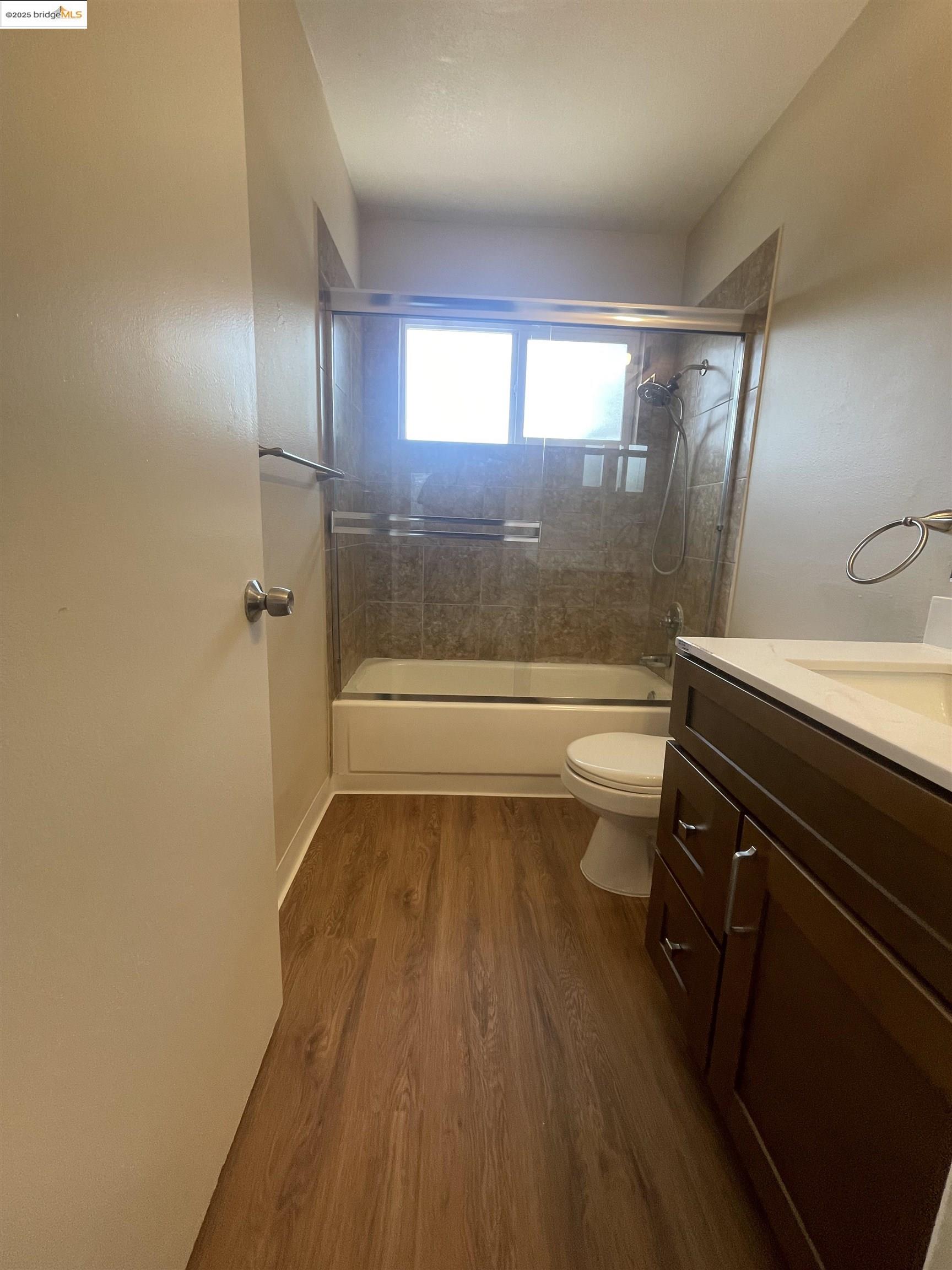 Detail Gallery Image 17 of 28 For 35 Fountainhead Ct, Martinez,  CA 94553 - 3 Beds | 1/1 Baths