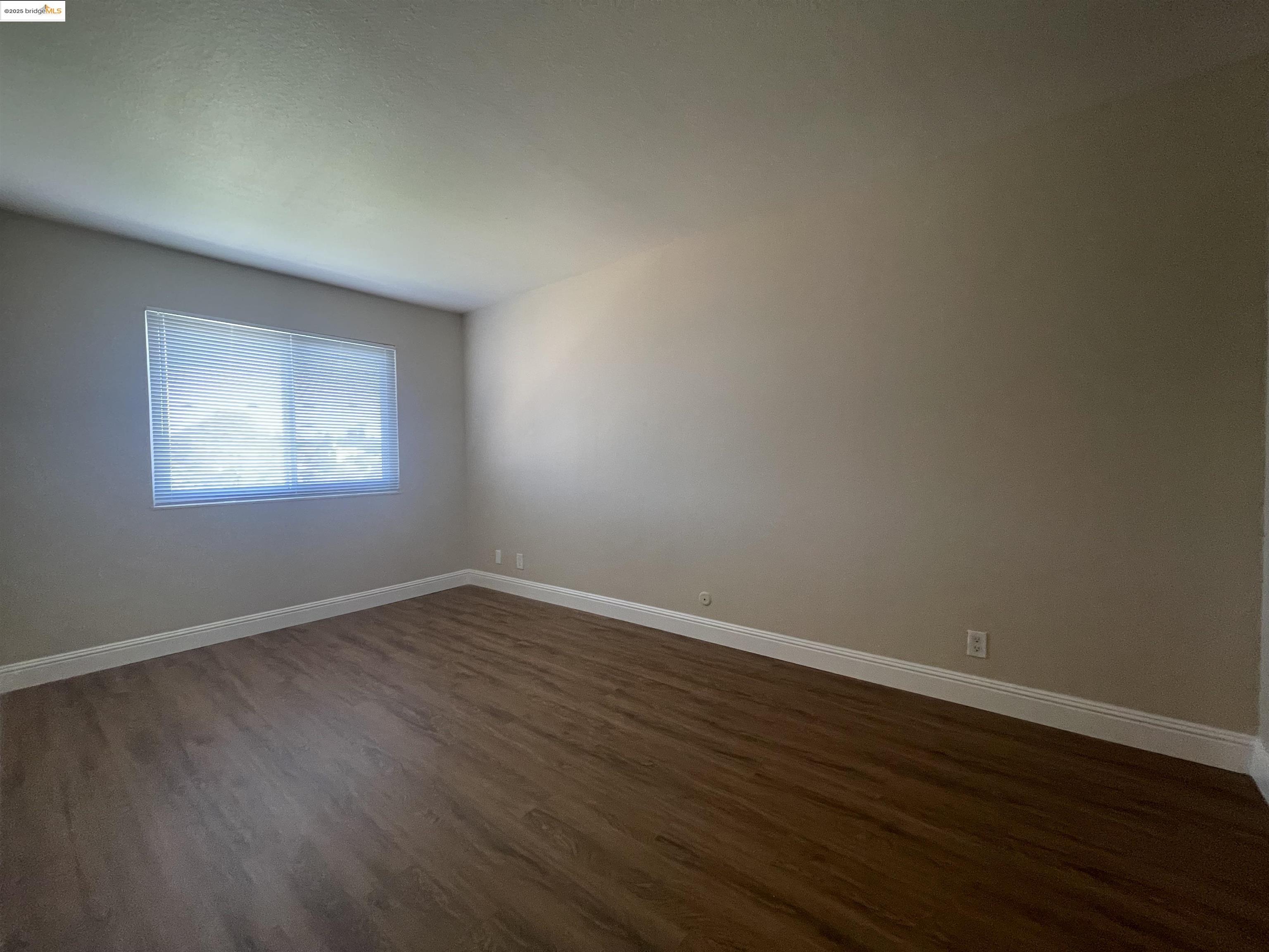 Detail Gallery Image 20 of 28 For 35 Fountainhead Ct, Martinez,  CA 94553 - 3 Beds | 1/1 Baths