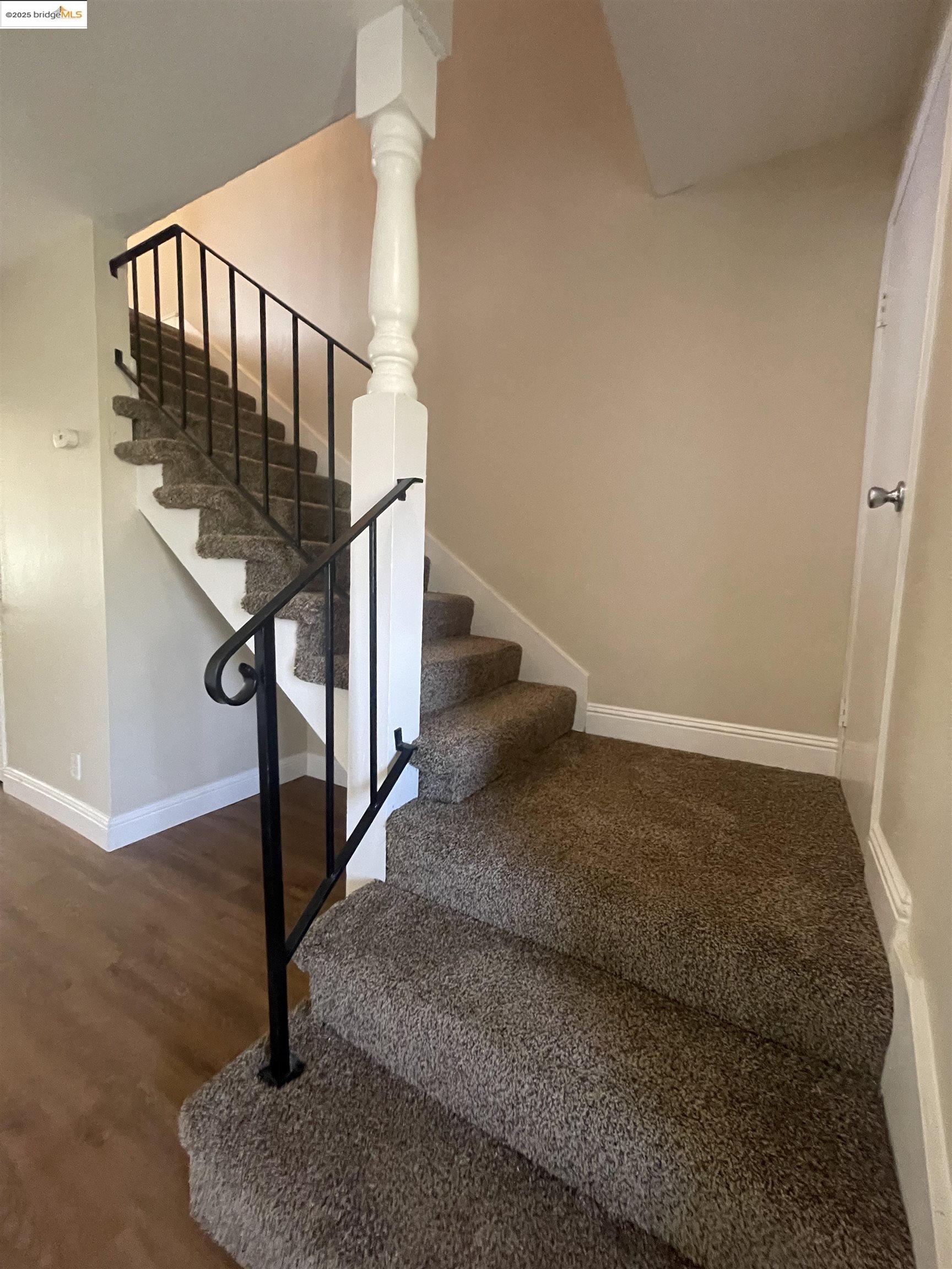 Detail Gallery Image 26 of 28 For 35 Fountainhead Ct, Martinez,  CA 94553 - 3 Beds | 1/1 Baths
