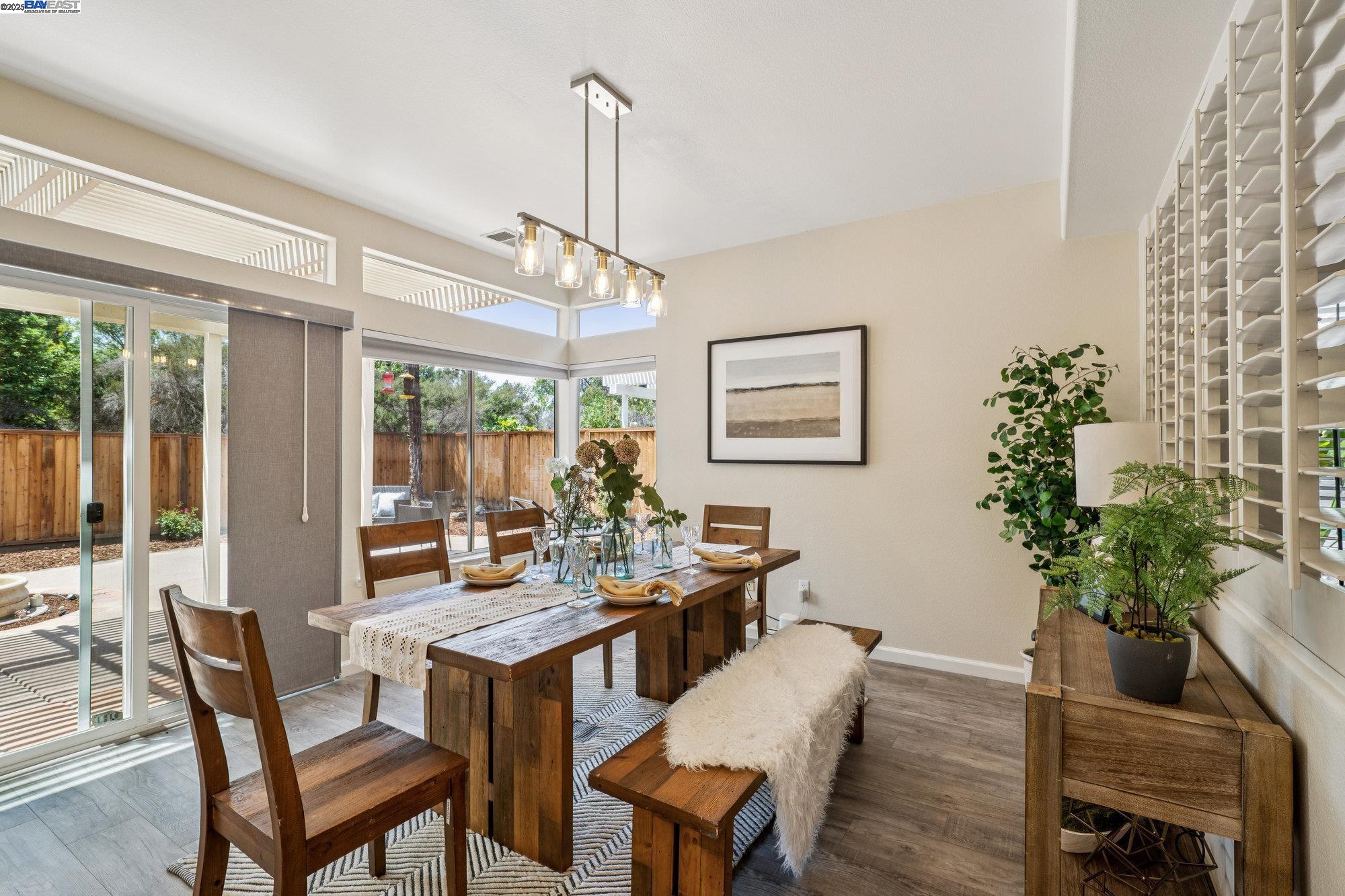 Detail Gallery Image 12 of 47 For 411 Orchard View Ave, Martinez,  CA 94553 - 4 Beds | 2/1 Baths
