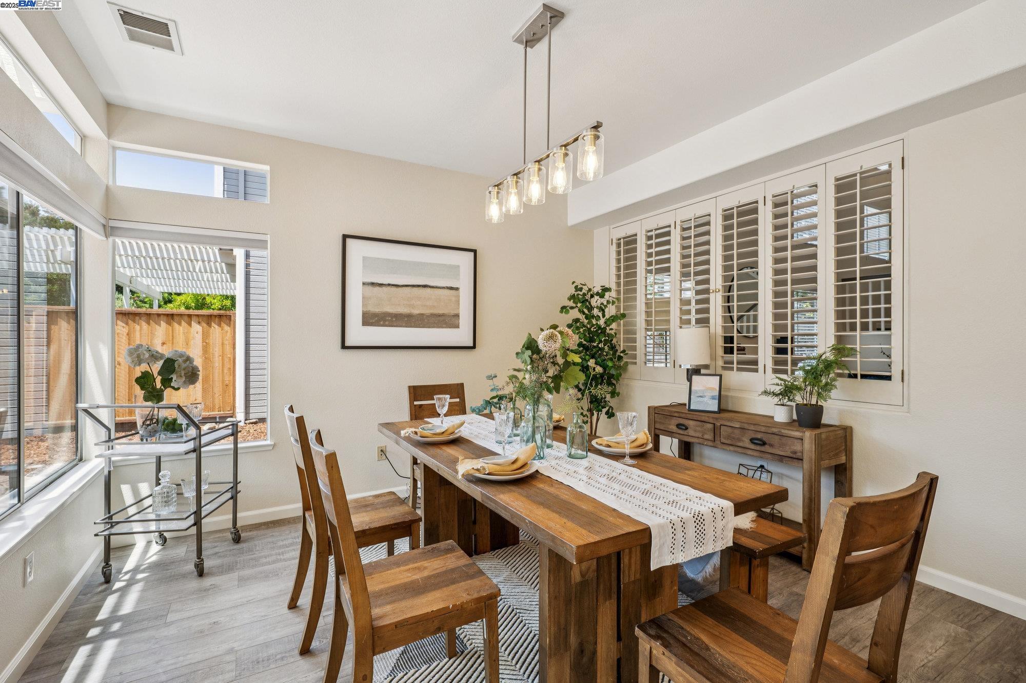 Detail Gallery Image 13 of 47 For 411 Orchard View Ave, Martinez,  CA 94553 - 4 Beds | 2/1 Baths