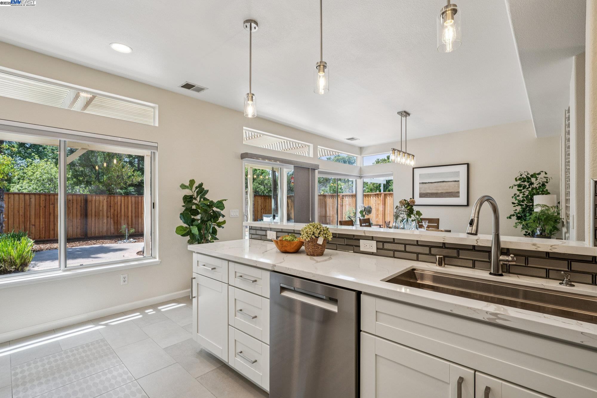 Detail Gallery Image 18 of 47 For 411 Orchard View Ave, Martinez,  CA 94553 - 4 Beds | 2/1 Baths