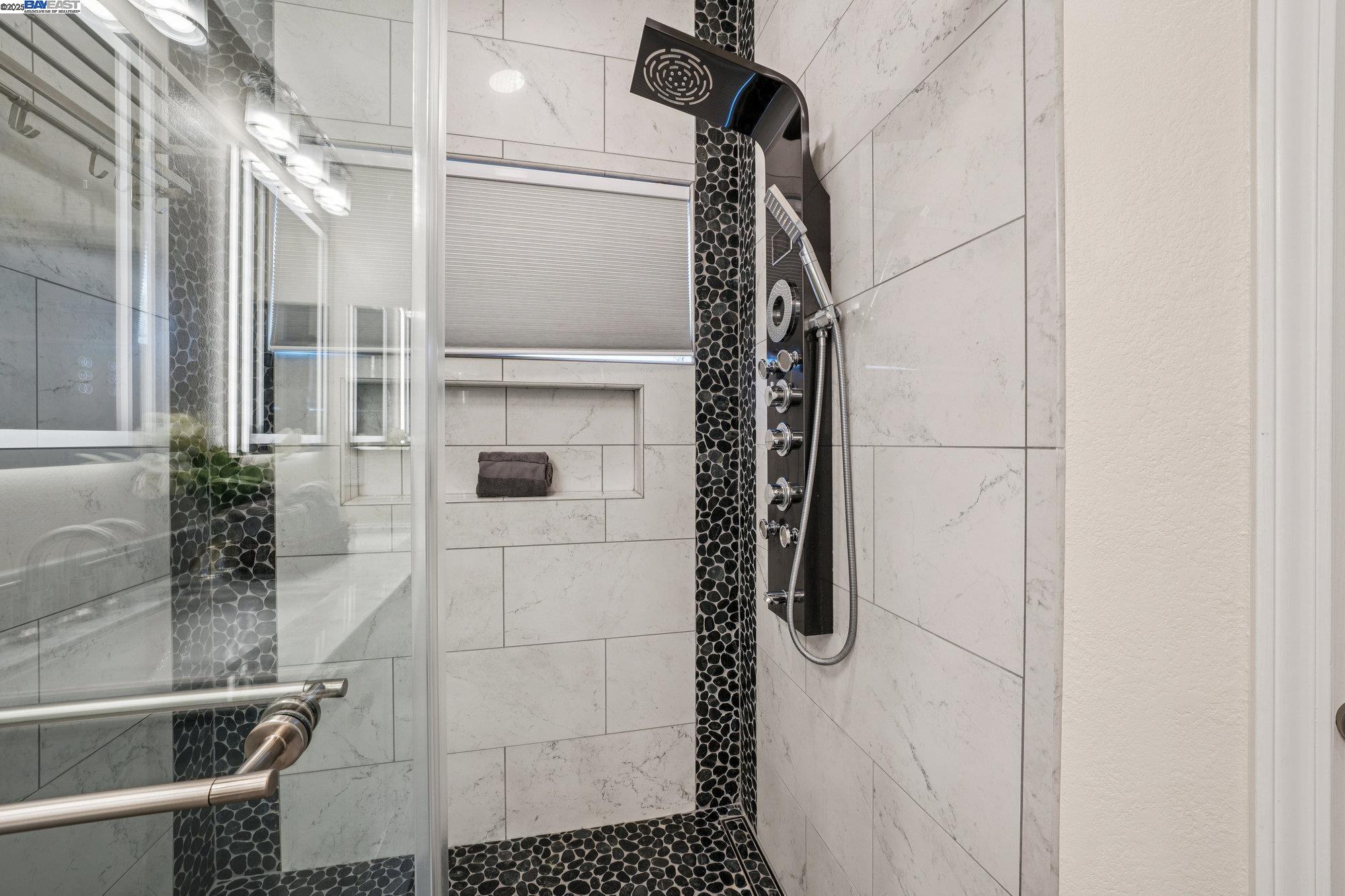 Detail Gallery Image 27 of 47 For 411 Orchard View Ave, Martinez,  CA 94553 - 4 Beds | 2/1 Baths