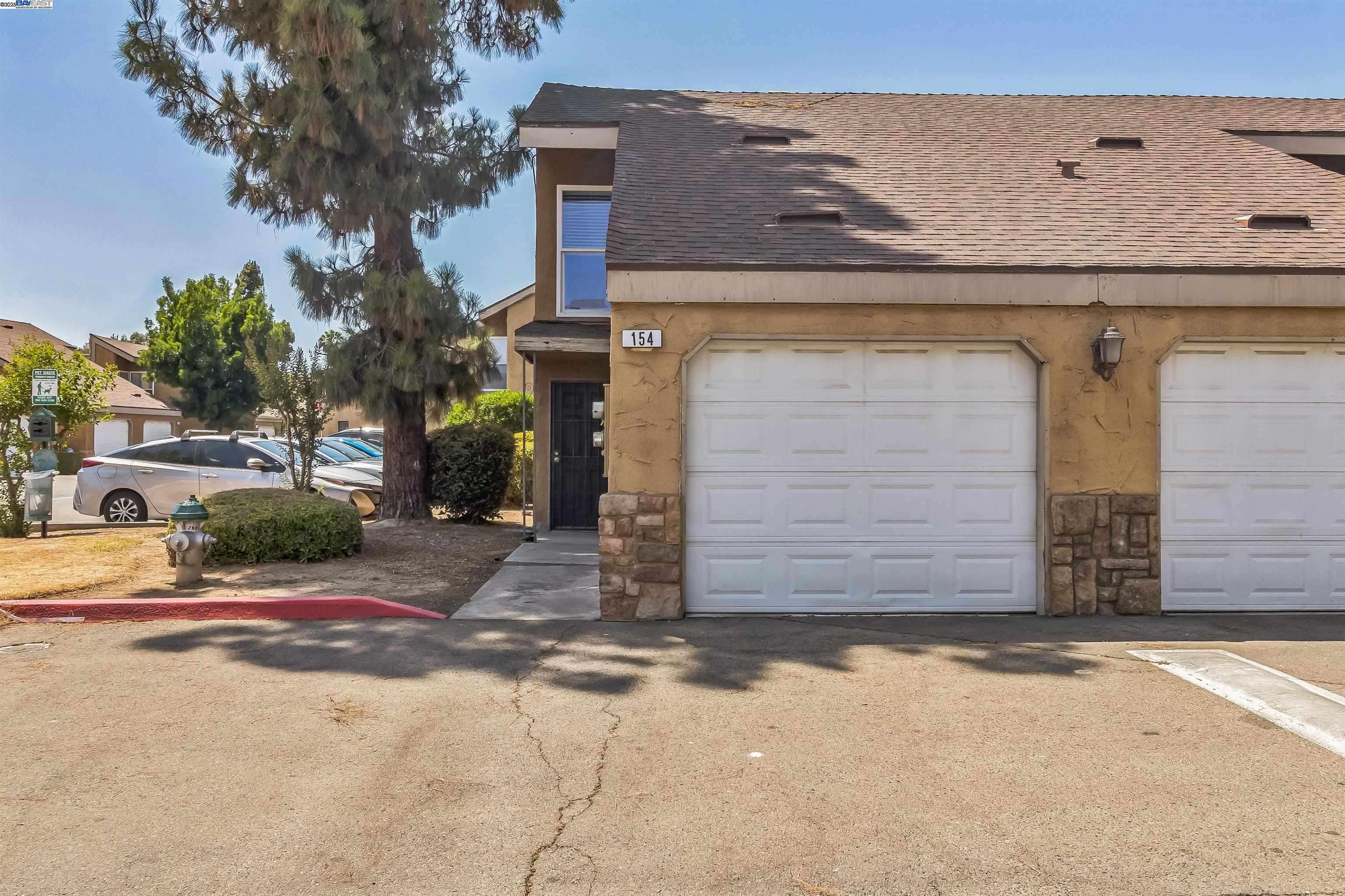 Detail Gallery Image 1 of 18 For 7166 N Fruit Ave #154,  Fresno,  CA 93711 - 2 Beds | 1/1 Baths