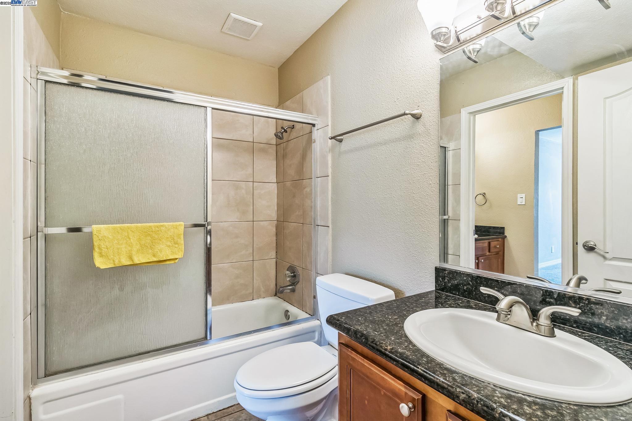 Detail Gallery Image 15 of 18 For 7166 N Fruit Ave #154,  Fresno,  CA 93711 - 2 Beds | 1/1 Baths