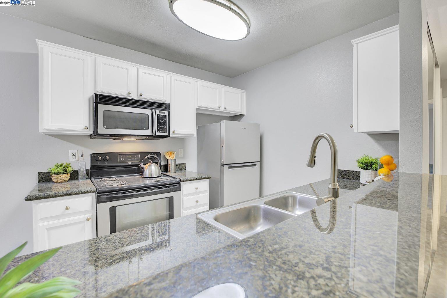 Detail Gallery Image 5 of 30 For 3439 Foxtail Ter, Fremont,  CA 94536 - 2 Beds | 1 Baths