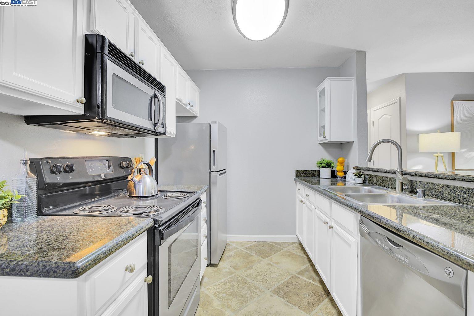 Detail Gallery Image 7 of 30 For 3439 Foxtail Ter, Fremont,  CA 94536 - 2 Beds | 1 Baths