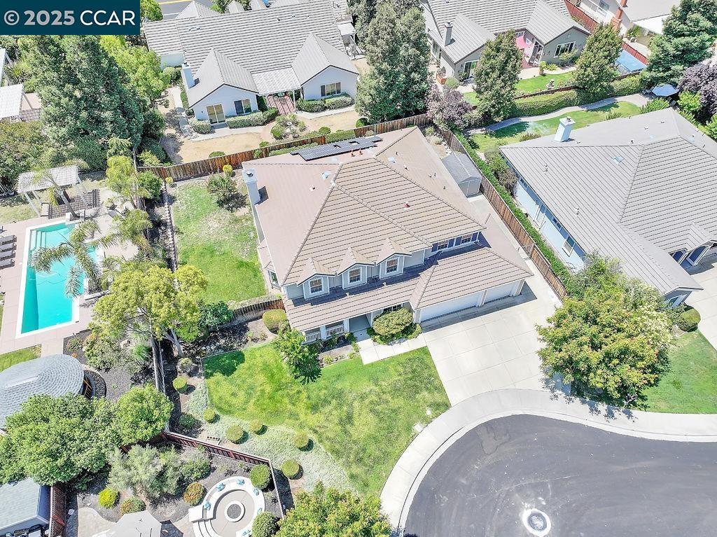 Detail Gallery Image 3 of 43 For 5138 Nathalee Dr, Concord,  CA 94521 - 5 Beds | 3 Baths