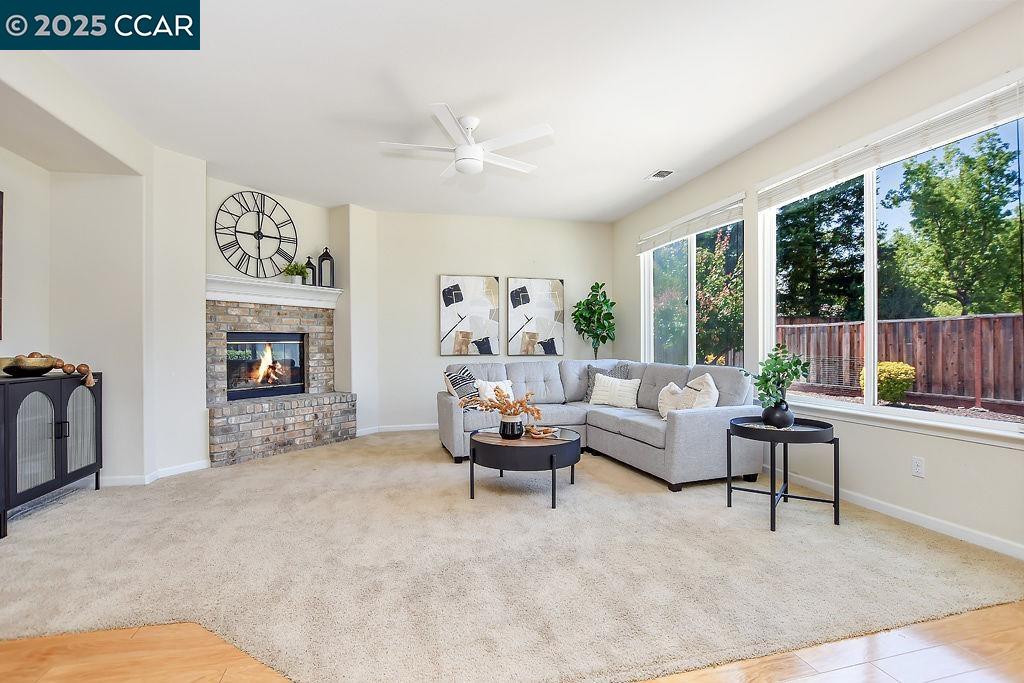 Detail Gallery Image 6 of 43 For 5138 Nathalee Dr, Concord,  CA 94521 - 5 Beds | 3 Baths