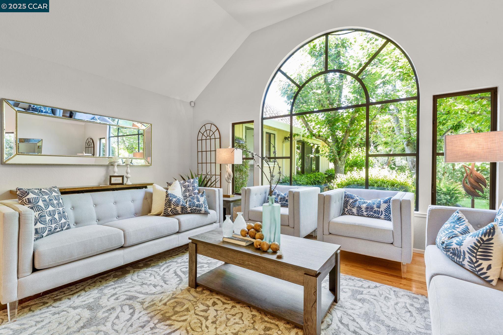 Detail Gallery Image 6 of 60 For 109 Bria Ct, Walnut Creek,  CA 94597 - 5 Beds | 3/1 Baths