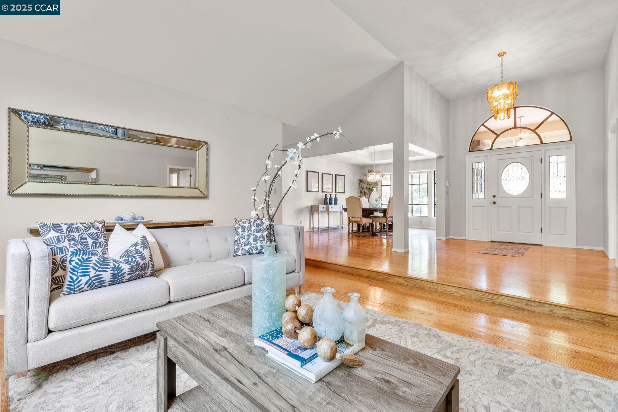 Detail Gallery Image 7 of 60 For 109 Bria Ct, Walnut Creek,  CA 94597 - 5 Beds | 3/1 Baths