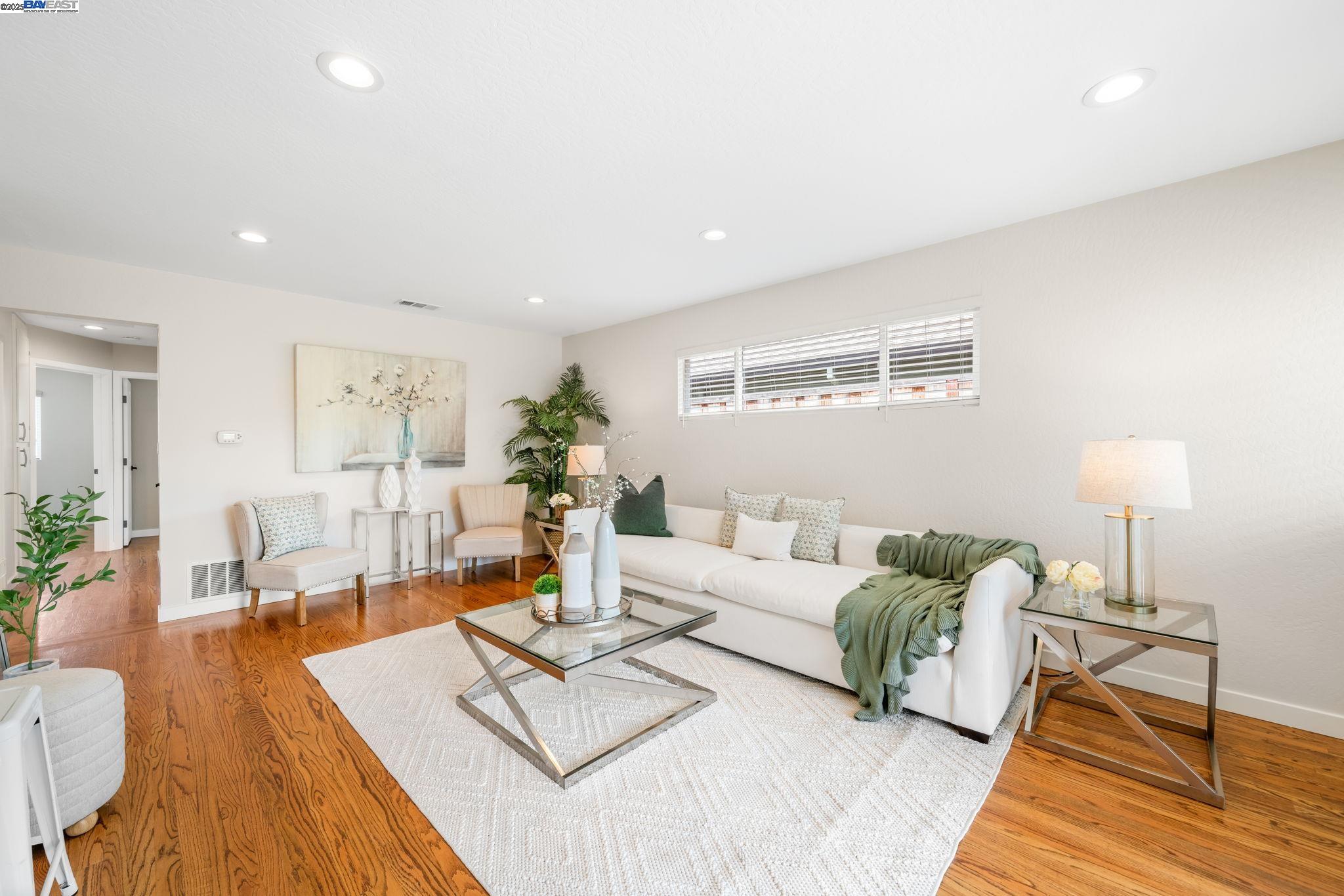 Detail Gallery Image 15 of 32 For 1168 Hillcrest Ct, Livermore,  CA 94550 - 4 Beds | 2 Baths