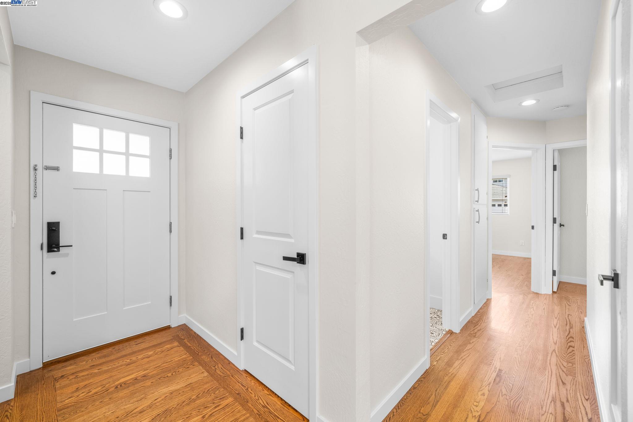 Detail Gallery Image 3 of 32 For 1168 Hillcrest Ct, Livermore,  CA 94550 - 4 Beds | 2 Baths