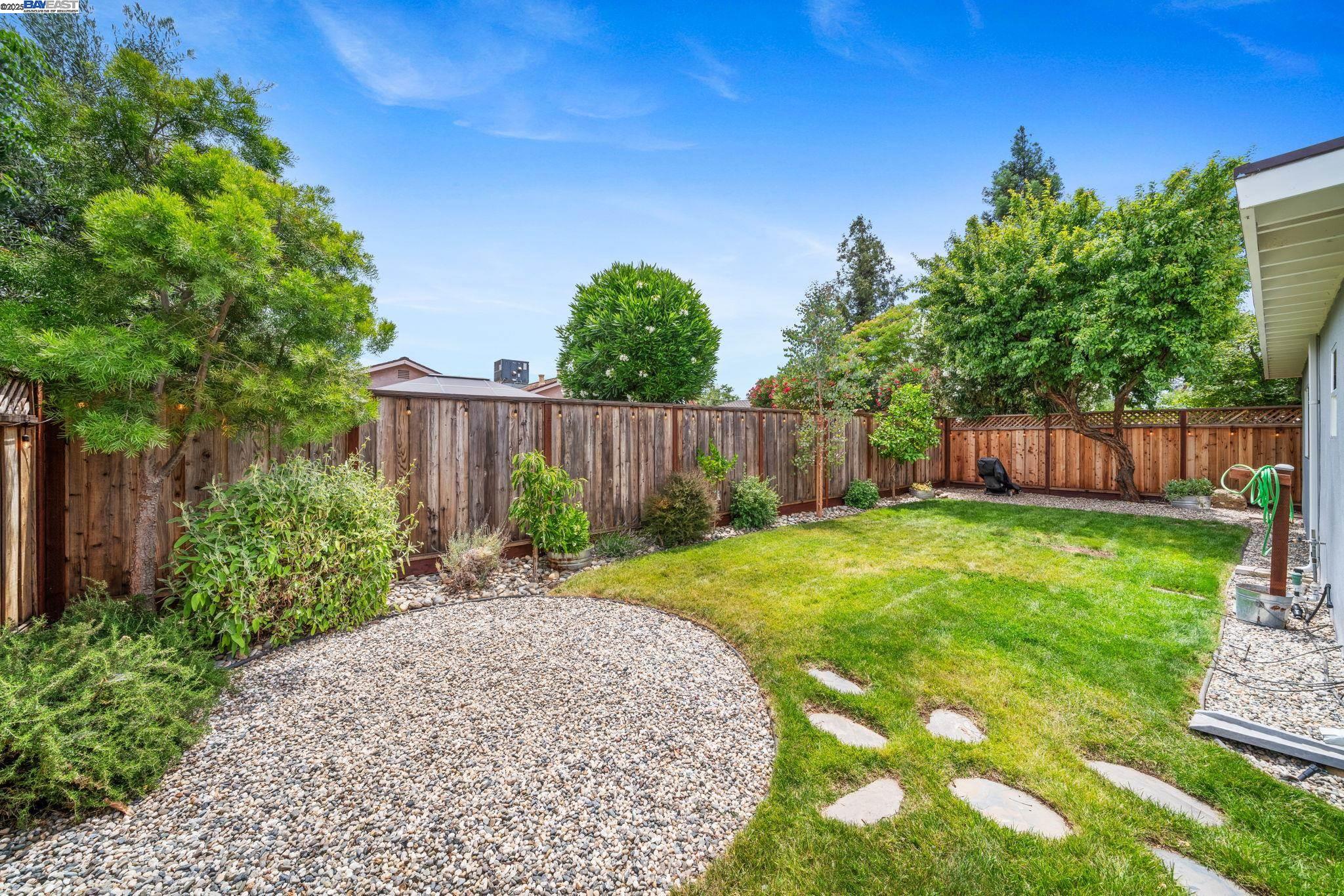 Detail Gallery Image 30 of 32 For 1168 Hillcrest Ct, Livermore,  CA 94550 - 4 Beds | 2 Baths