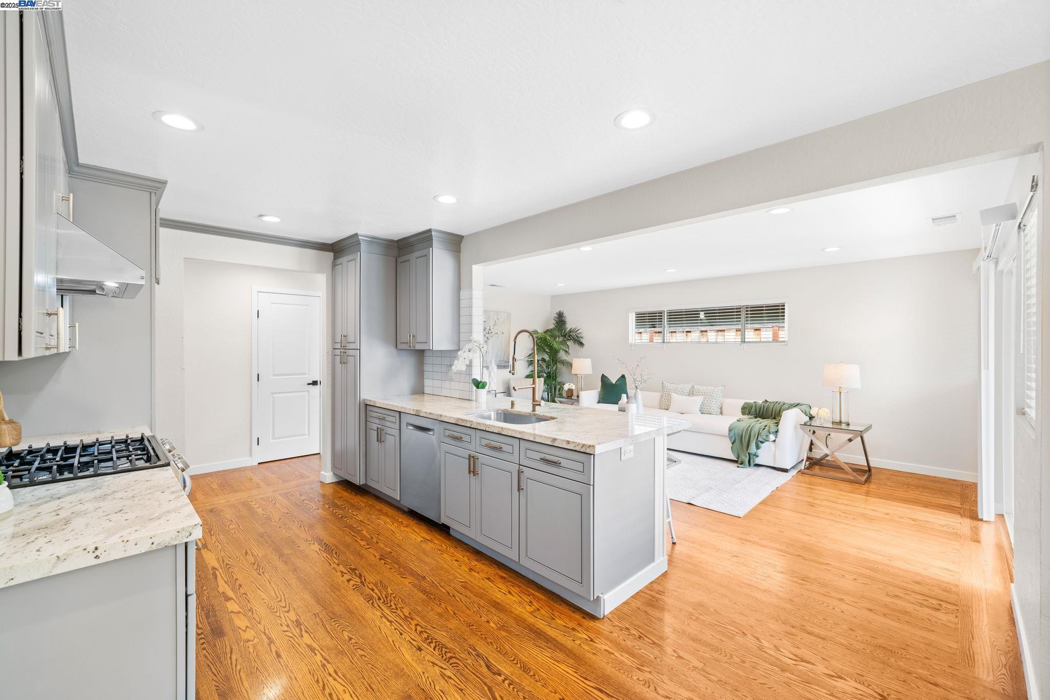 Detail Gallery Image 6 of 32 For 1168 Hillcrest Ct, Livermore,  CA 94550 - 4 Beds | 2 Baths