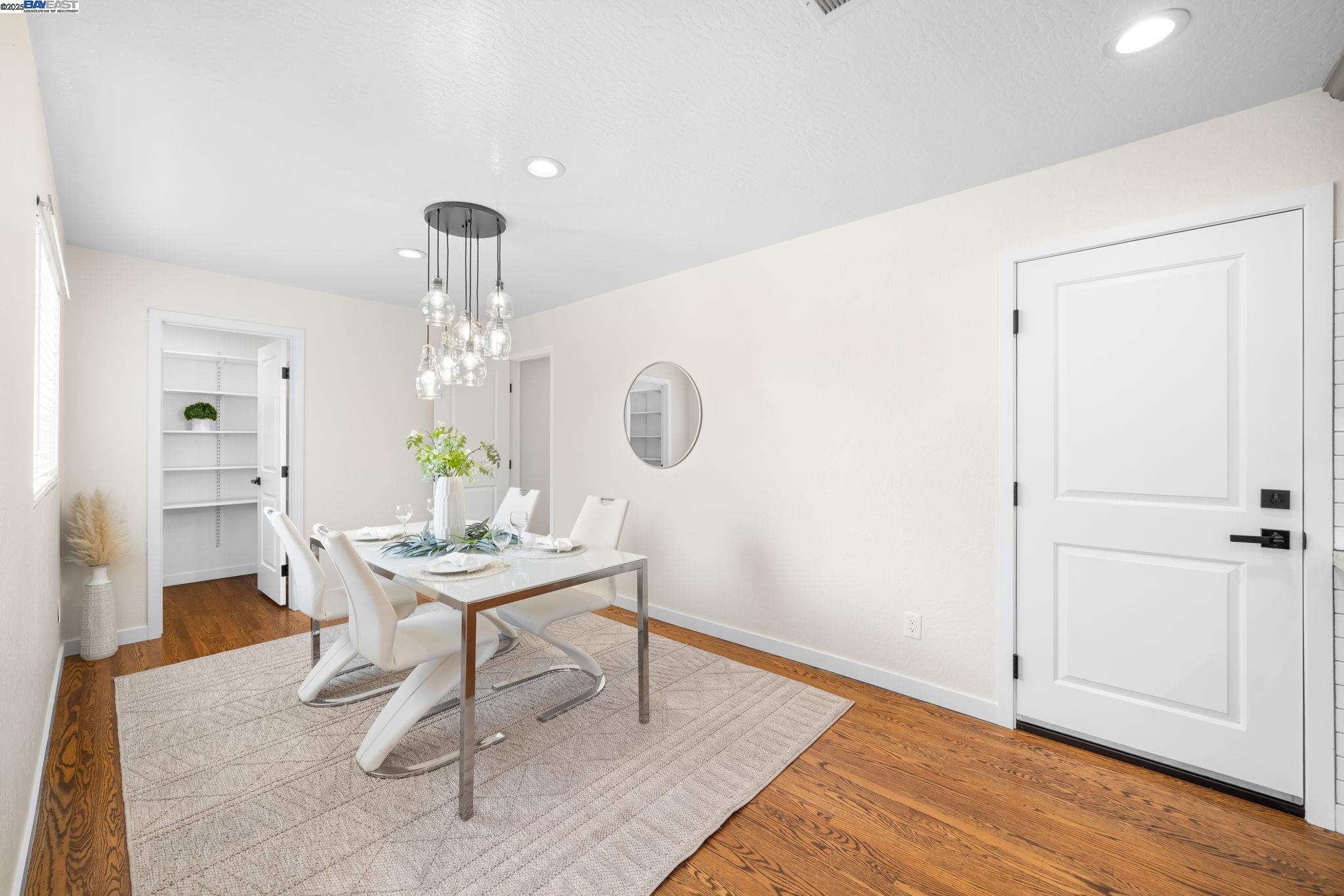 Detail Gallery Image 9 of 32 For 1168 Hillcrest Ct, Livermore,  CA 94550 - 4 Beds | 2 Baths