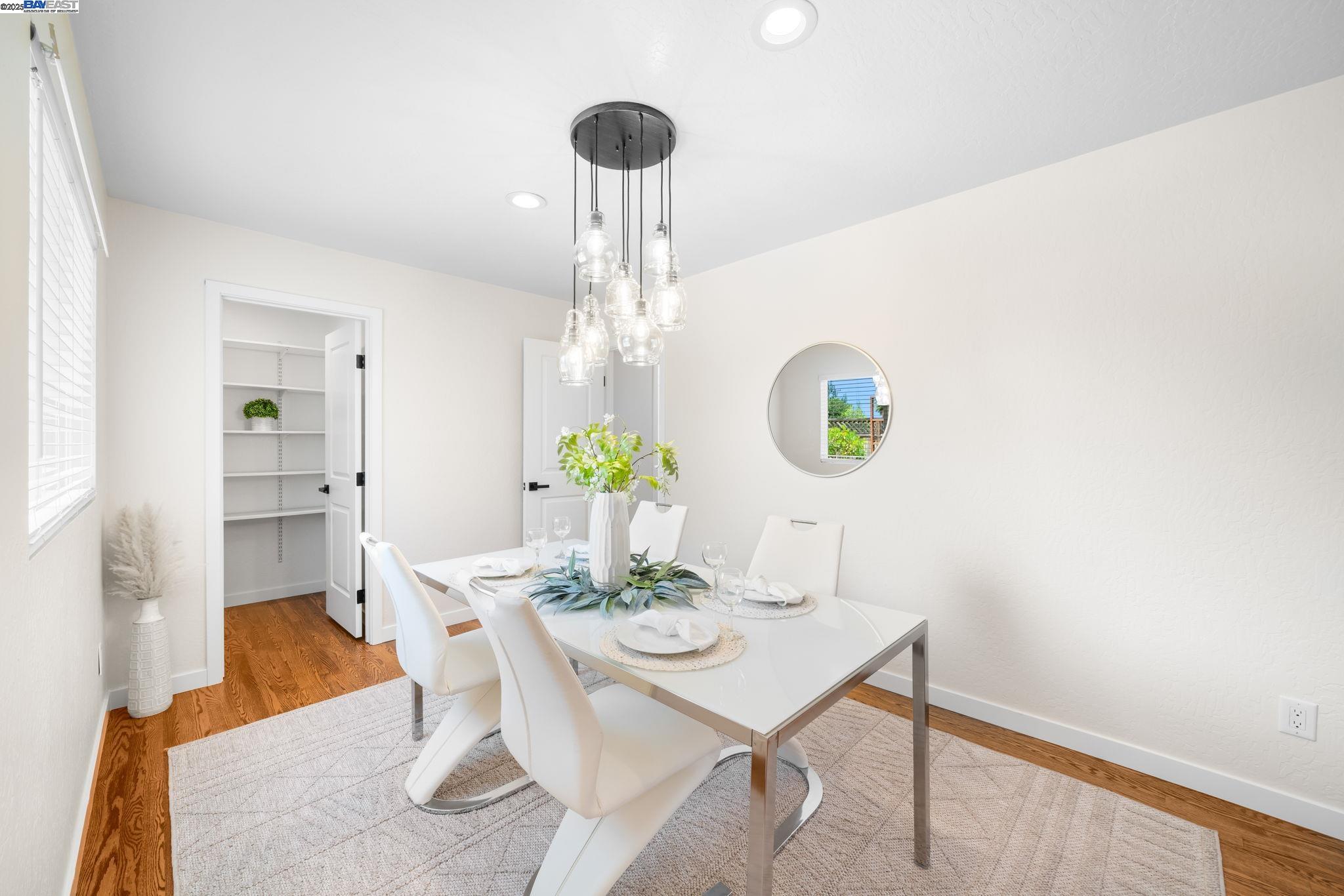 Detail Gallery Image 10 of 32 For 1168 Hillcrest Ct, Livermore,  CA 94550 - 4 Beds | 2 Baths