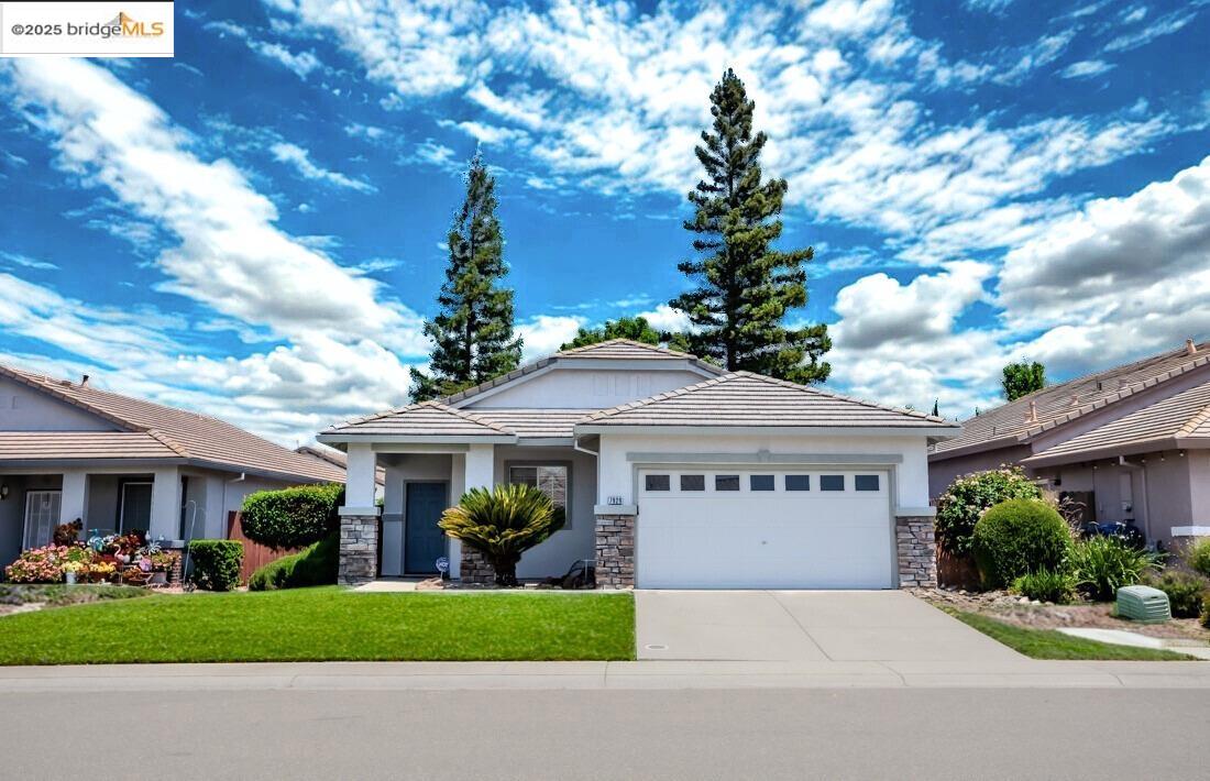 Detail Gallery Image 1 of 1 For 7929 Dersingham Dr, Sacramento,  CA 95829 - 4 Beds | 2 Baths