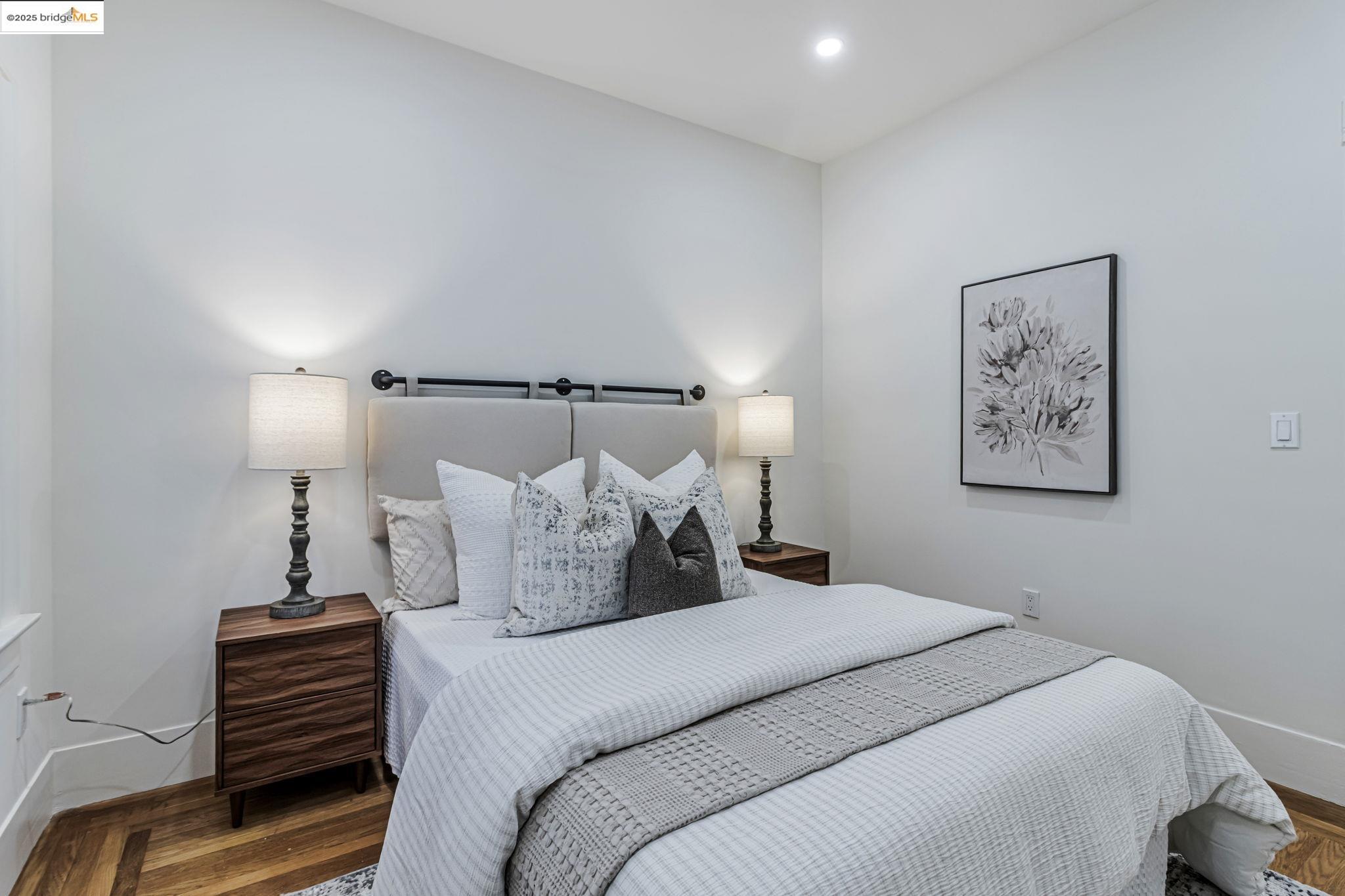 Detail Gallery Image 21 of 39 For 5614 Dover St, Oakland,  CA 94609 - 3 Beds | 2/1 Baths