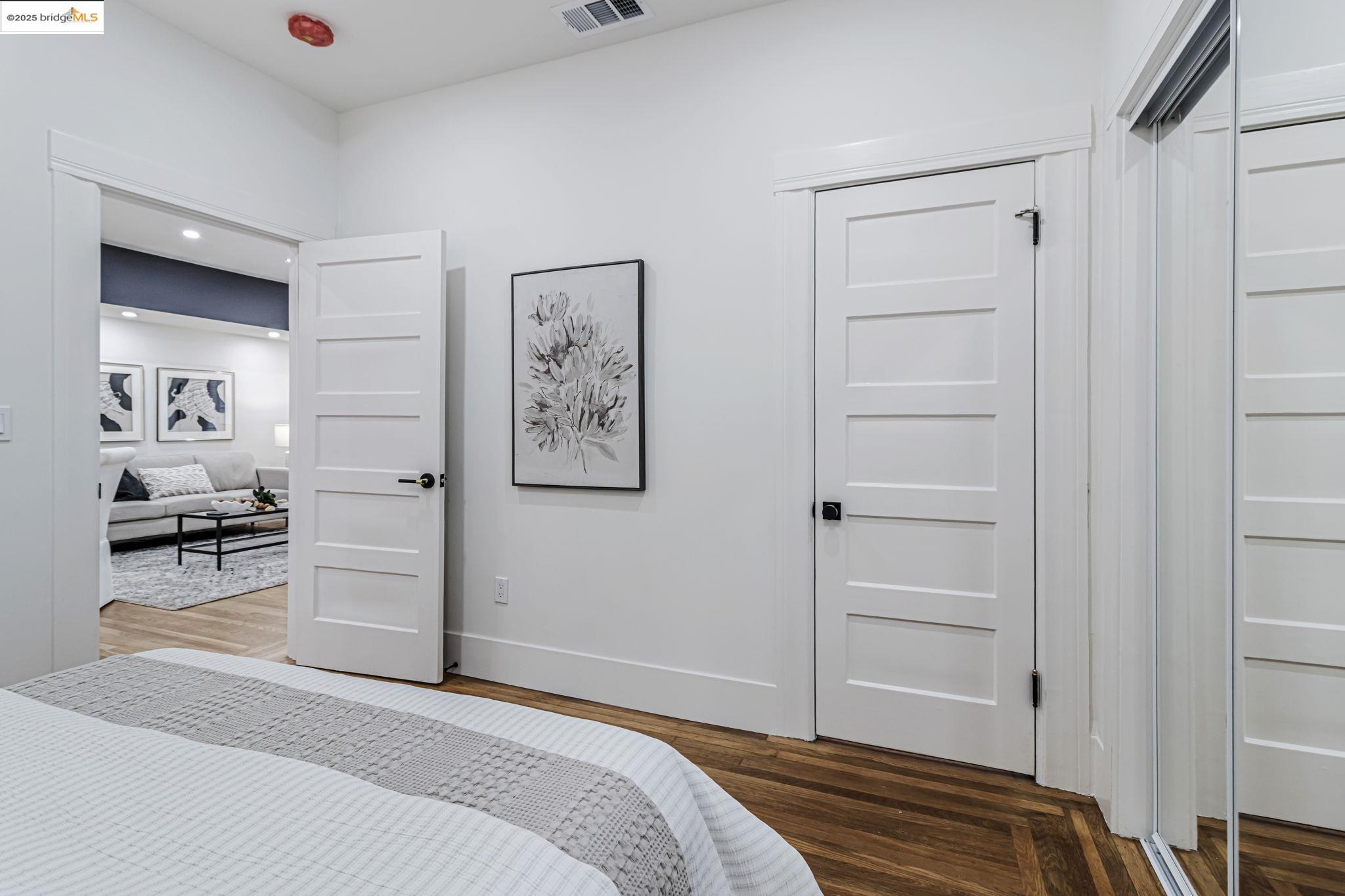 Detail Gallery Image 22 of 39 For 5614 Dover St, Oakland,  CA 94609 - 3 Beds | 2/1 Baths