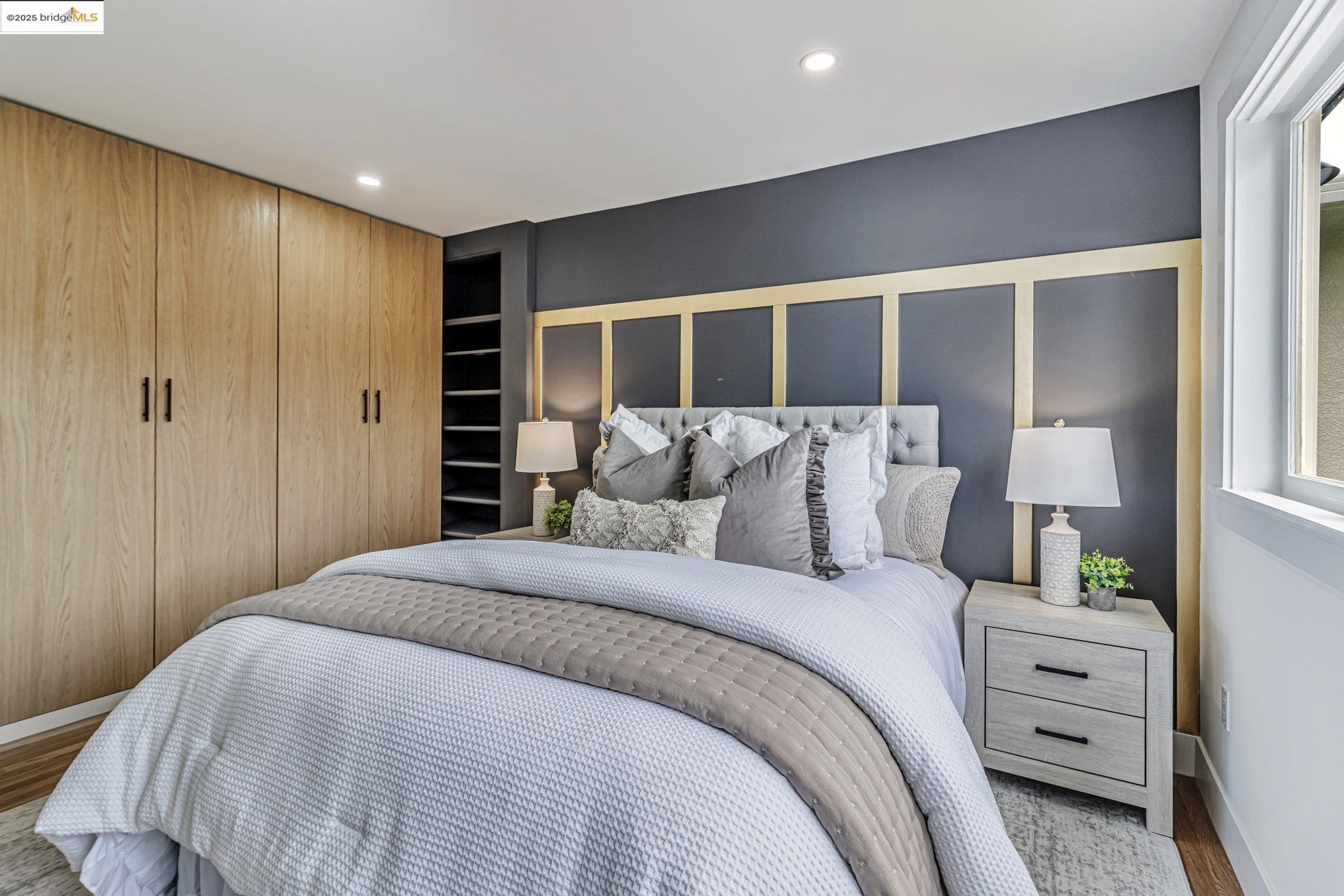 Detail Gallery Image 25 of 39 For 5614 Dover St, Oakland,  CA 94609 - 3 Beds | 2/1 Baths