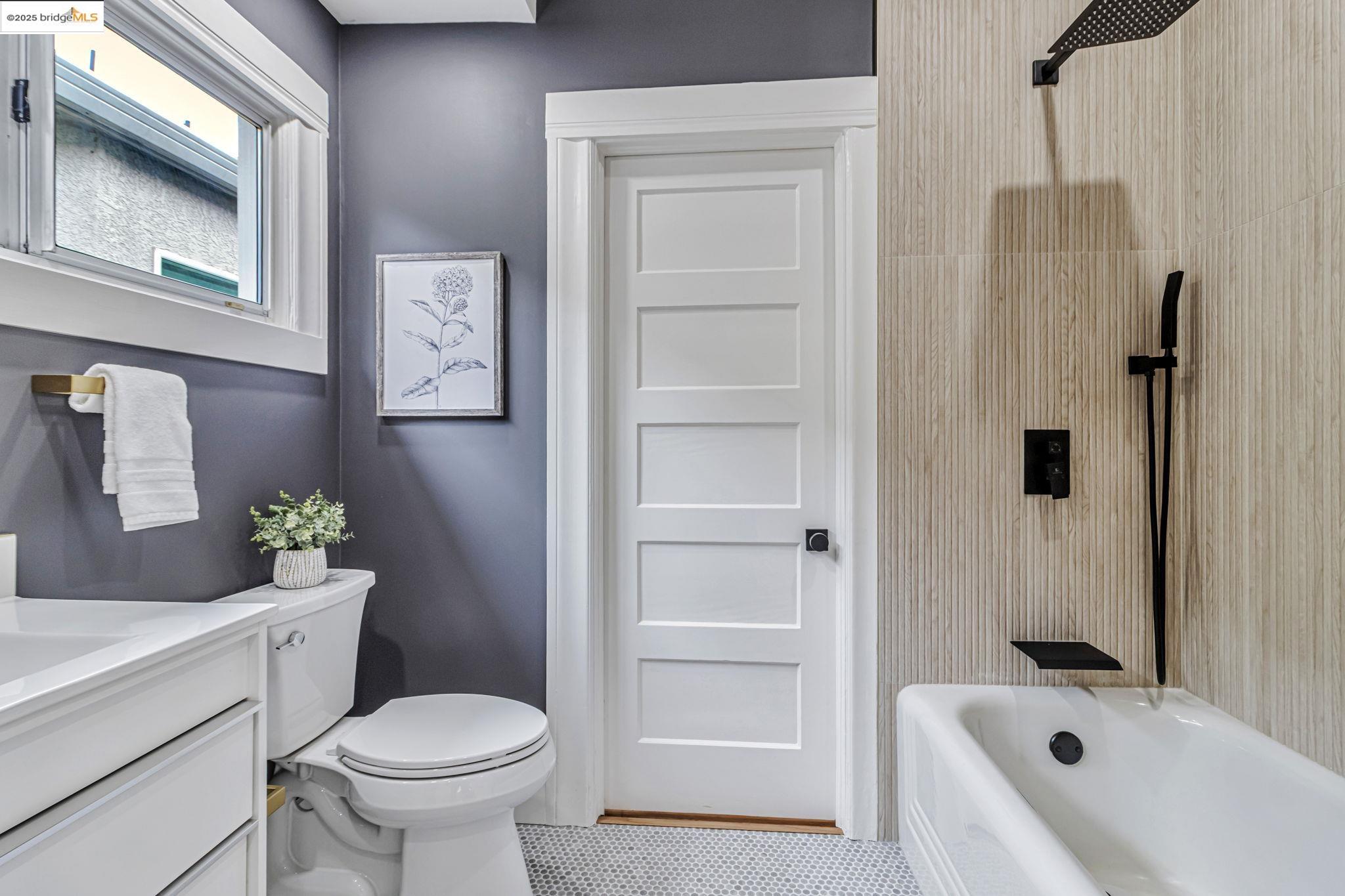 Detail Gallery Image 29 of 39 For 5614 Dover St, Oakland,  CA 94609 - 3 Beds | 2/1 Baths
