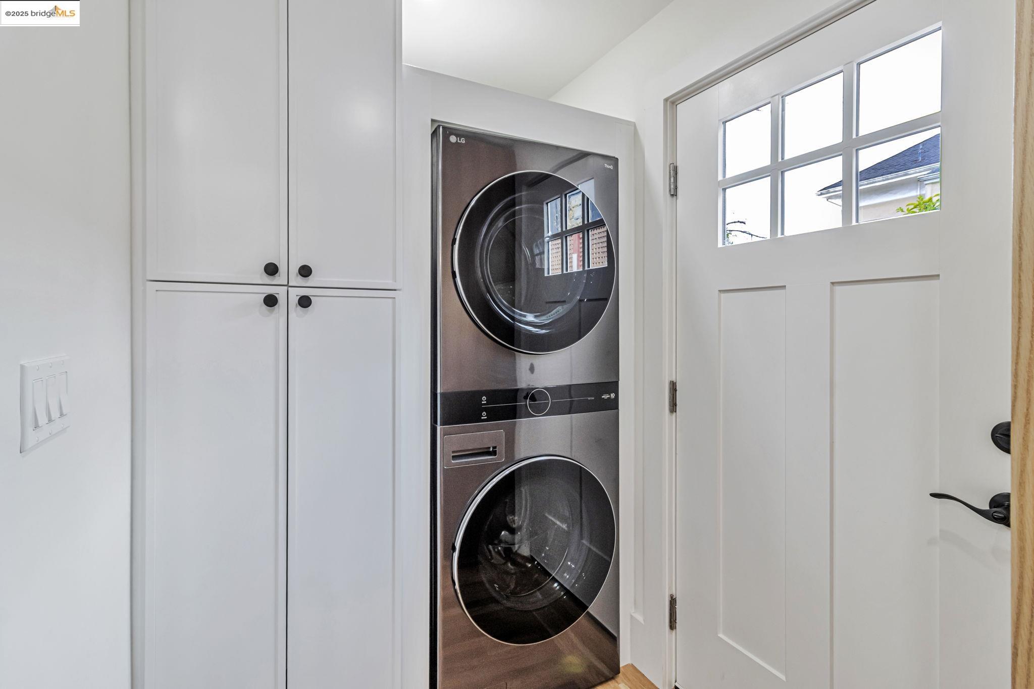 Detail Gallery Image 32 of 39 For 5614 Dover St, Oakland,  CA 94609 - 3 Beds | 2/1 Baths
