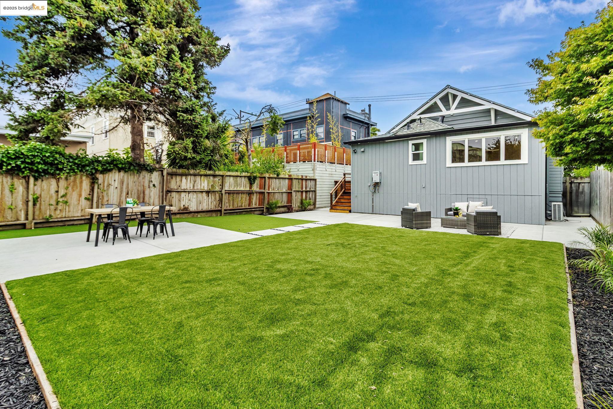 Detail Gallery Image 38 of 39 For 5614 Dover St, Oakland,  CA 94609 - 3 Beds | 2/1 Baths