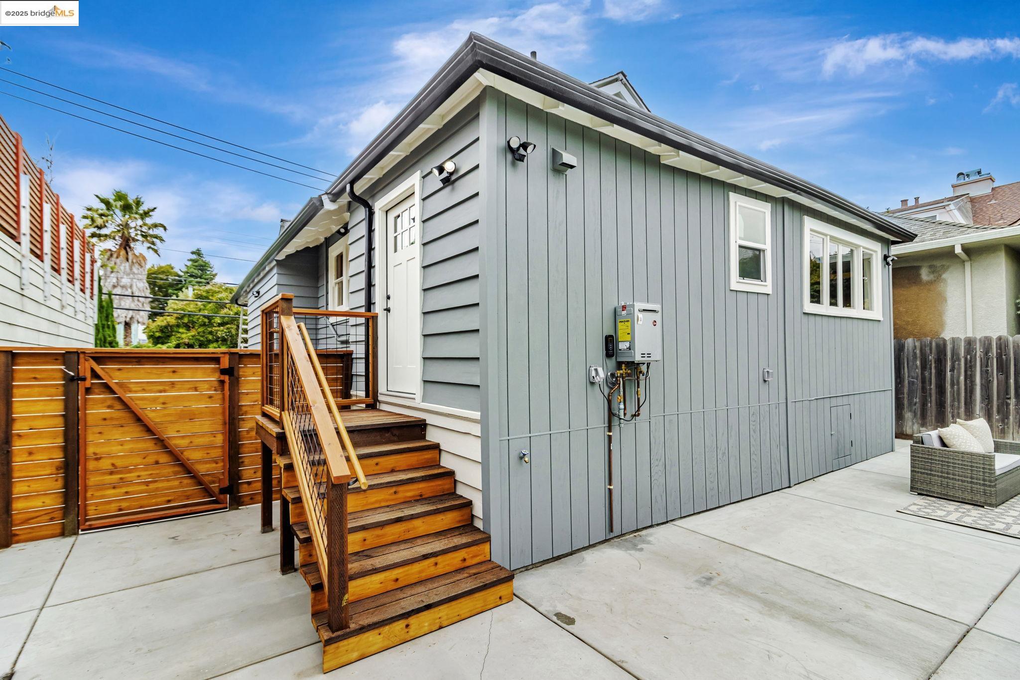Detail Gallery Image 39 of 39 For 5614 Dover St, Oakland,  CA 94609 - 3 Beds | 2/1 Baths