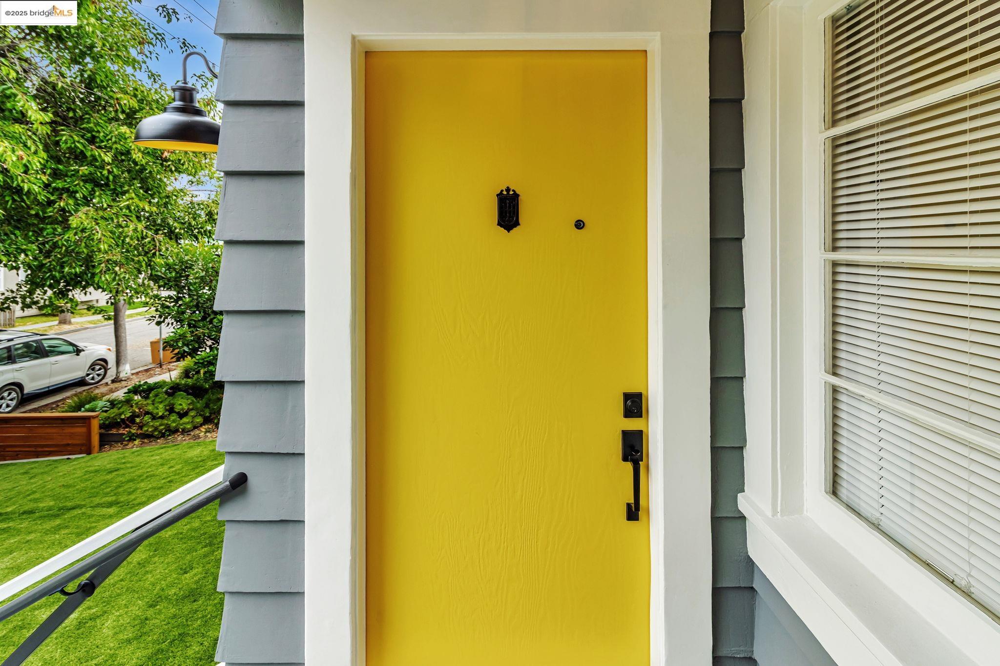 Detail Gallery Image 7 of 39 For 5614 Dover St, Oakland,  CA 94609 - 3 Beds | 2/1 Baths