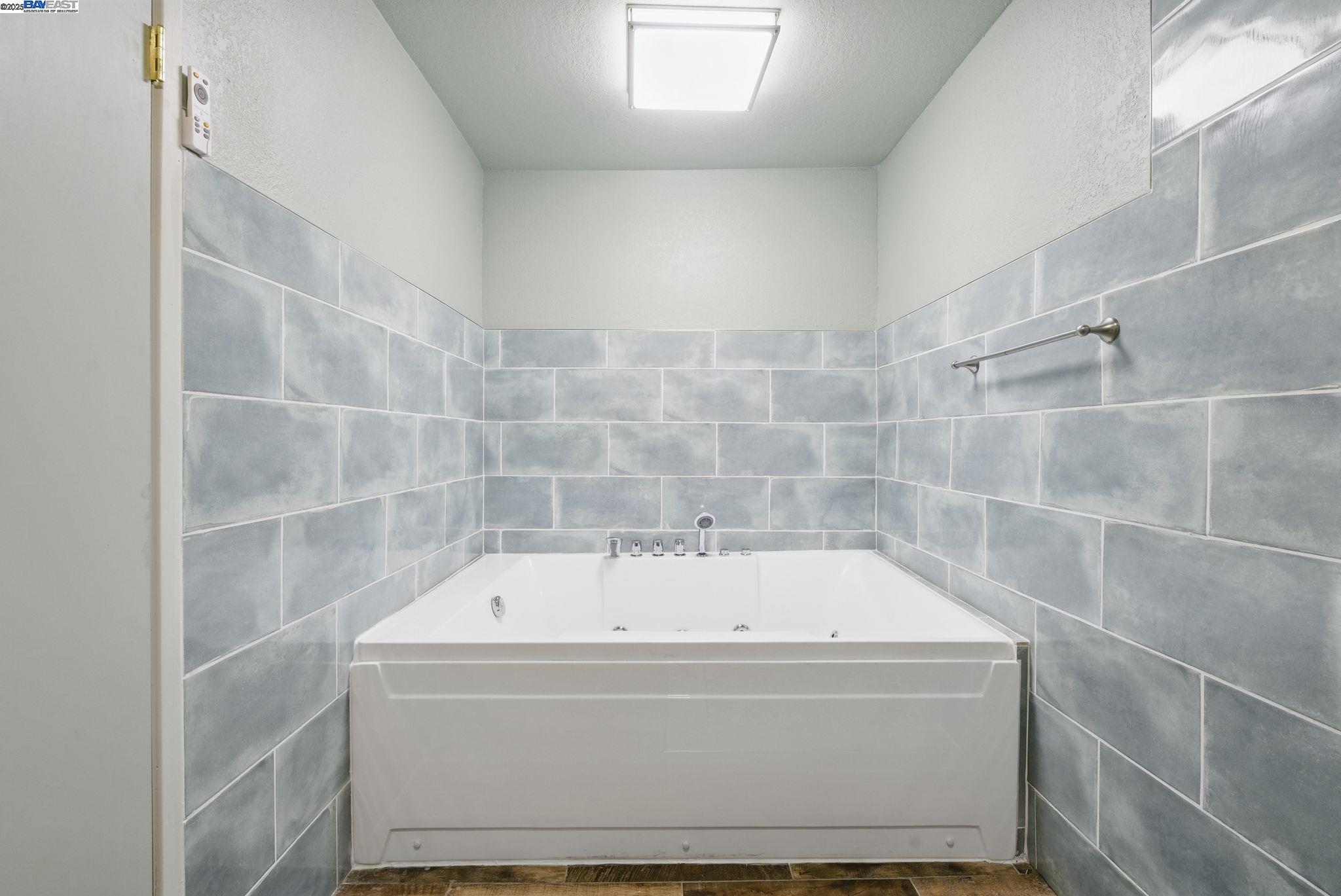 Photo #10: 41100750 Listing: Photo #10