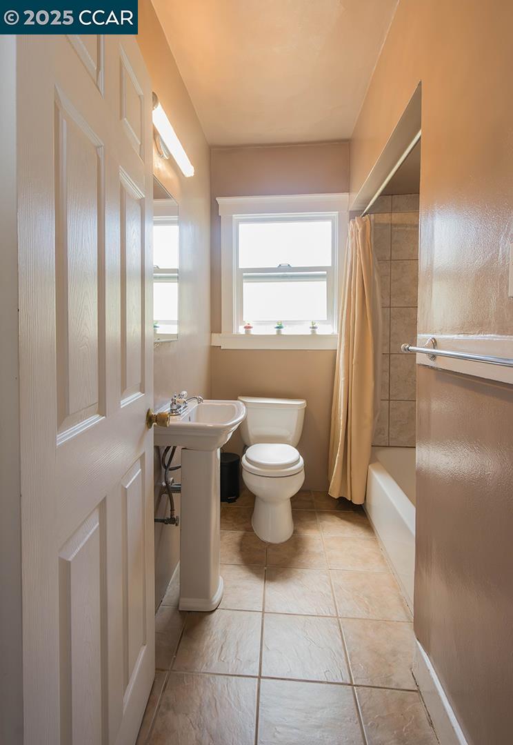 Detail Gallery Image 14 of 33 For 2007 57th Ave, Oakland,  CA 94621 - – Beds | – Baths