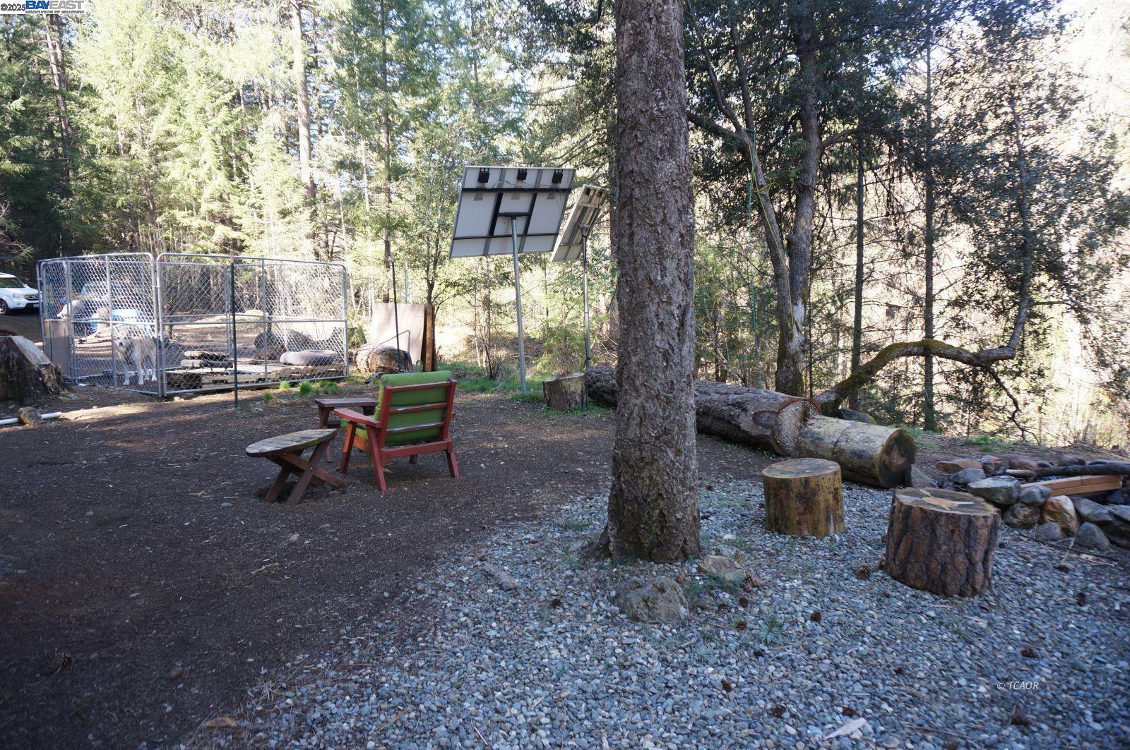 Detail Gallery Image 7 of 38 For 4990 Indian Creek Rd, Douglas City,  CA 96024 - 1 Beds | 1 Baths