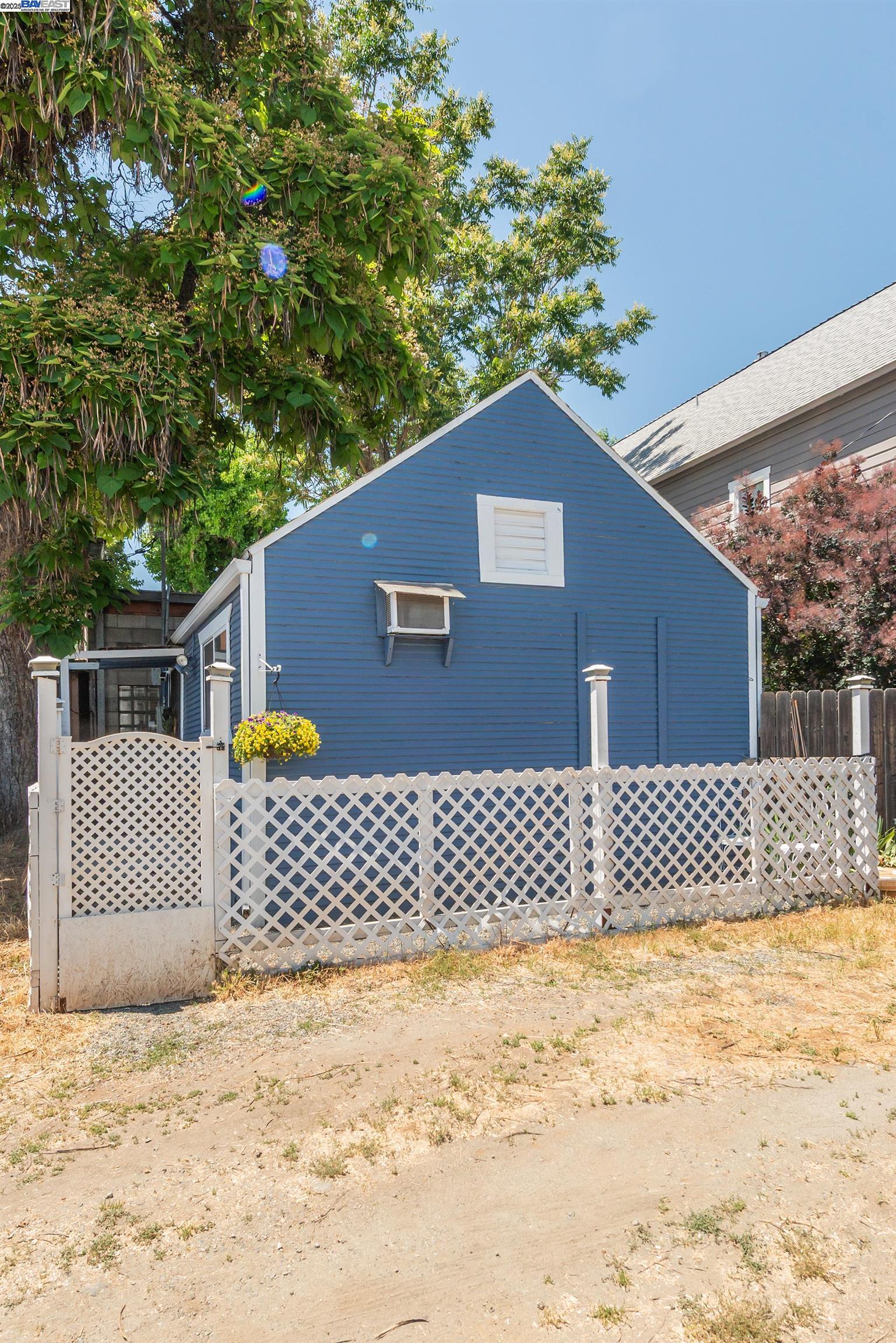 Detail Gallery Image 13 of 50 For 493 Main St., Weaverville,  CA 96093 - 1 Beds | 2/1 Baths
