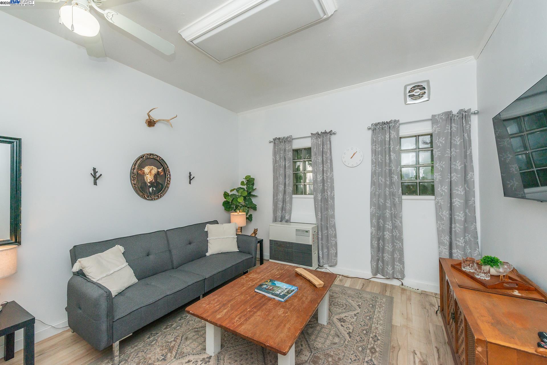 Detail Gallery Image 15 of 50 For 493 Main St., Weaverville,  CA 96093 - 1 Beds | 2/1 Baths