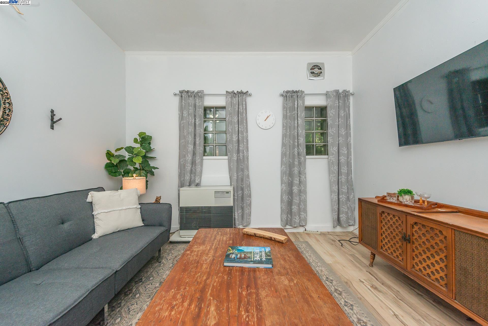 Detail Gallery Image 17 of 50 For 493 Main St., Weaverville,  CA 96093 - 1 Beds | 2/1 Baths